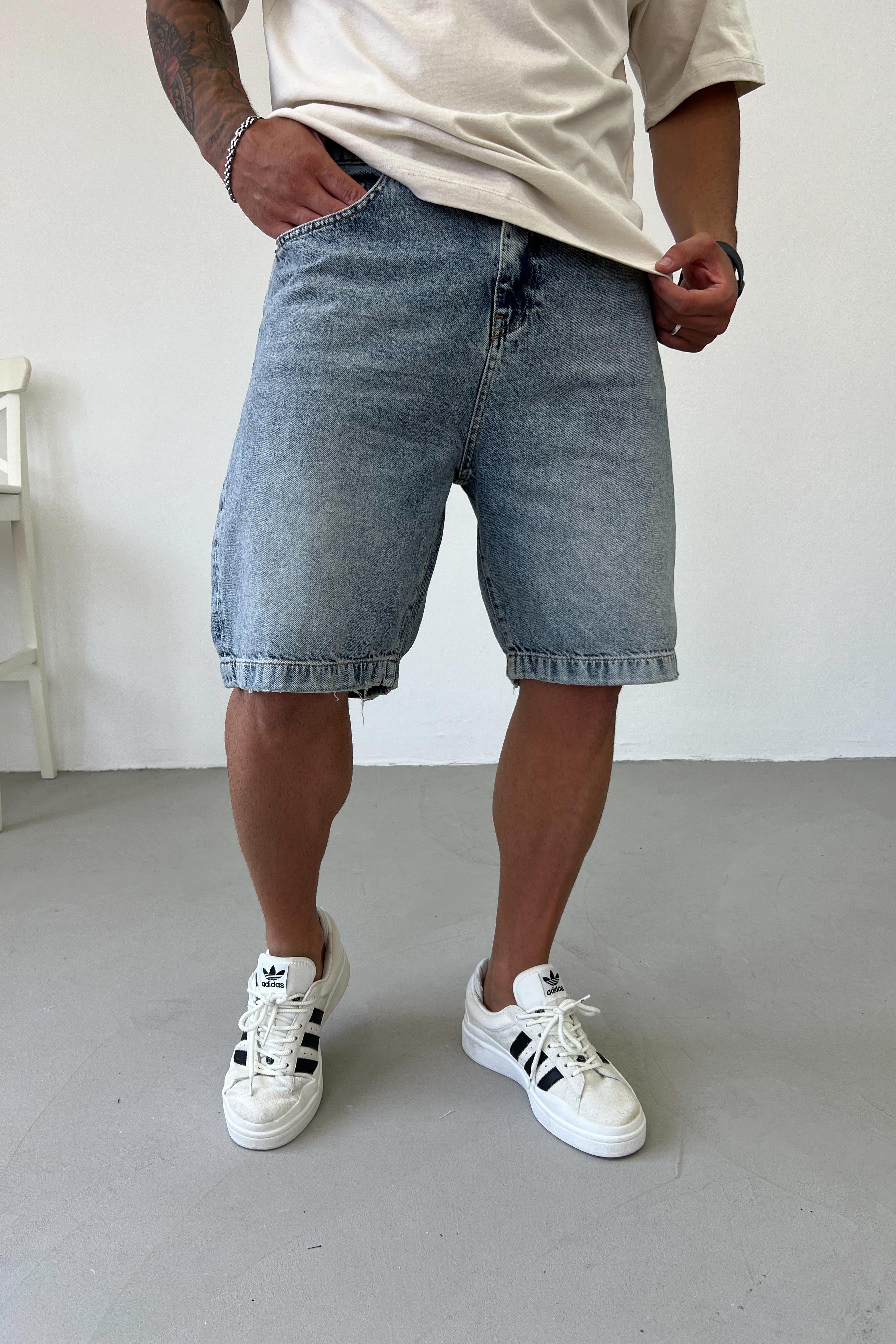 Relaxed Fit Taşlamalı Açık Mavi Kot Şort 086