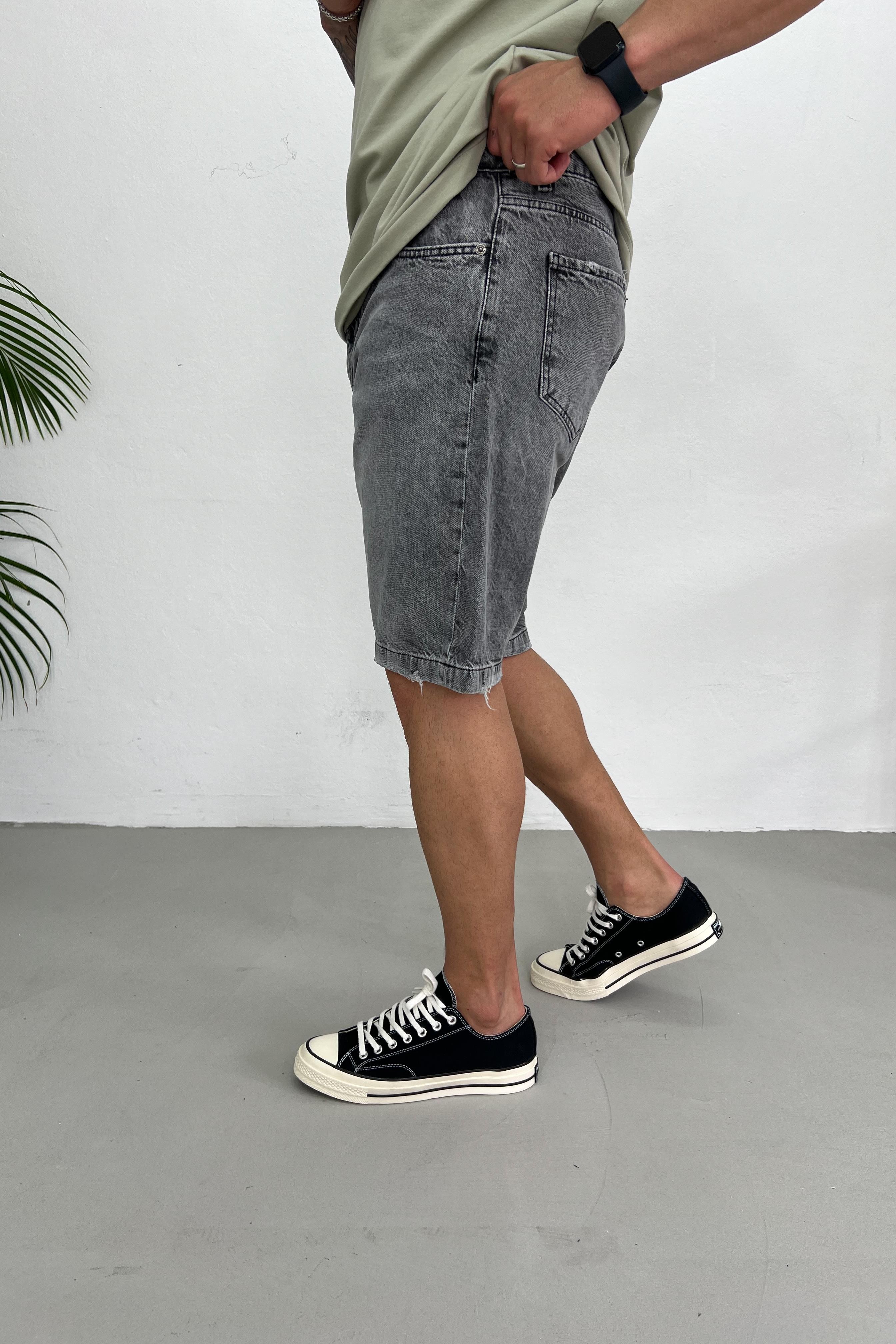 Relaxed Fit Taşlamalı Gri Kot Şort 368
