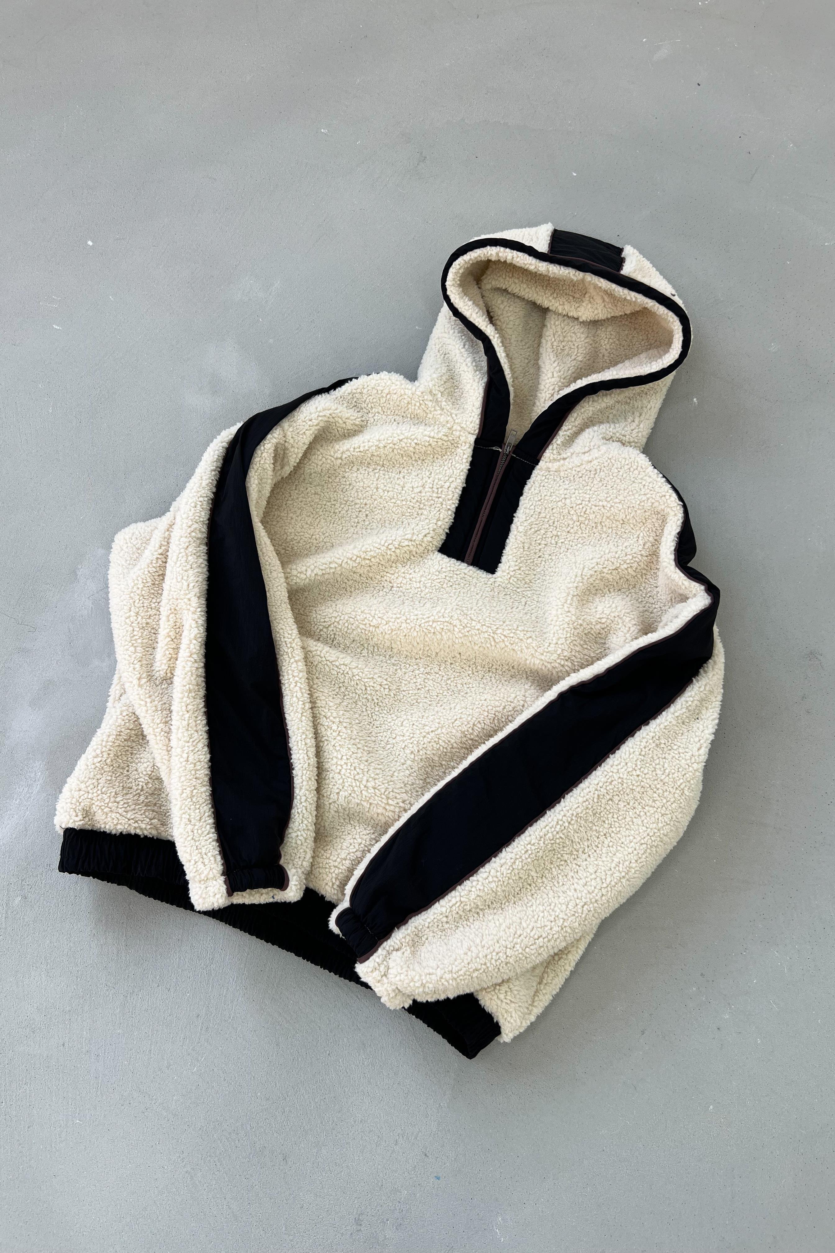 Yakası Fermuarlı Oversize Bej Peluş Sweatshirt 1631