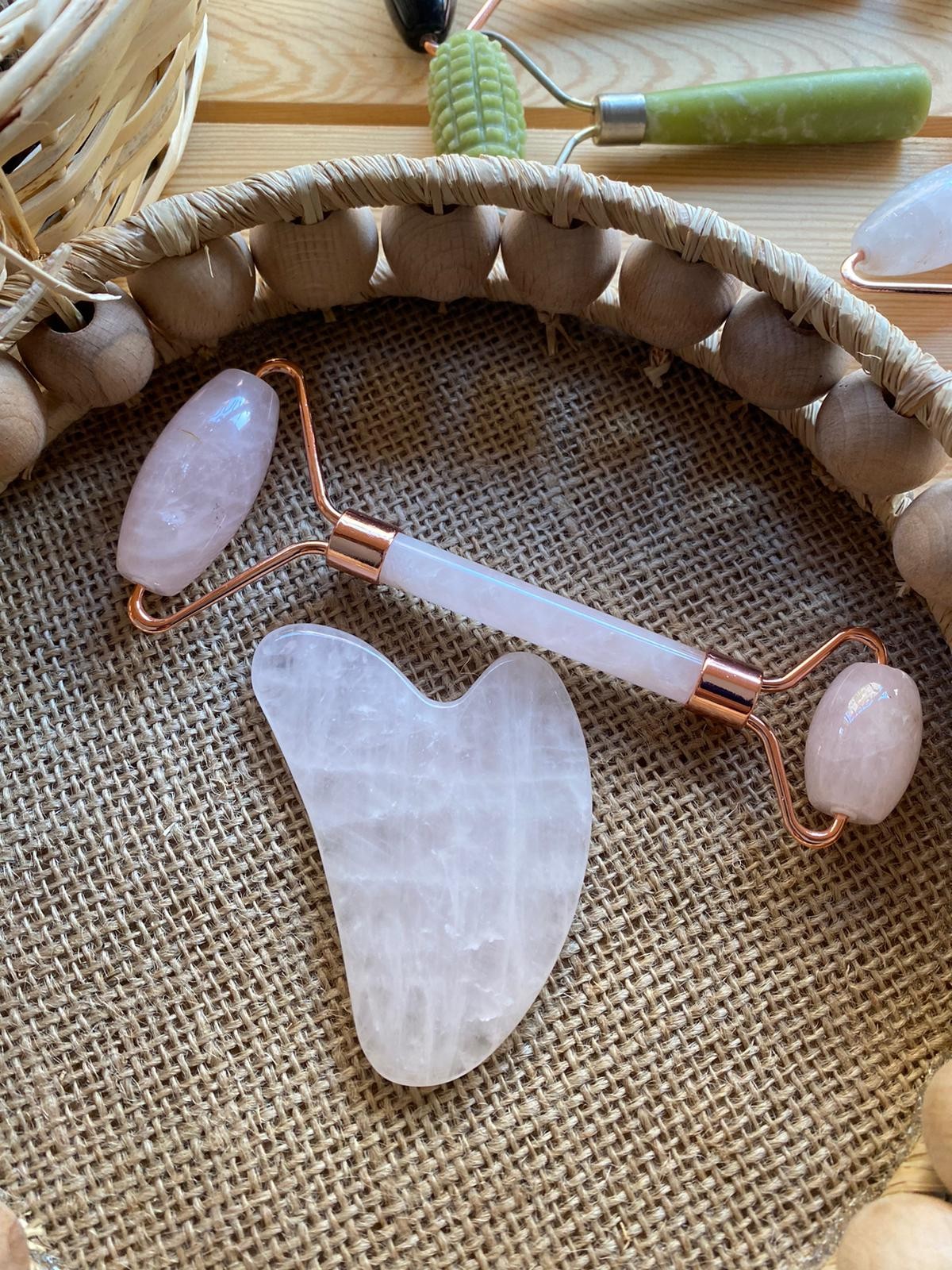 Pembe Kuvars Gua Sha & Face Roller 