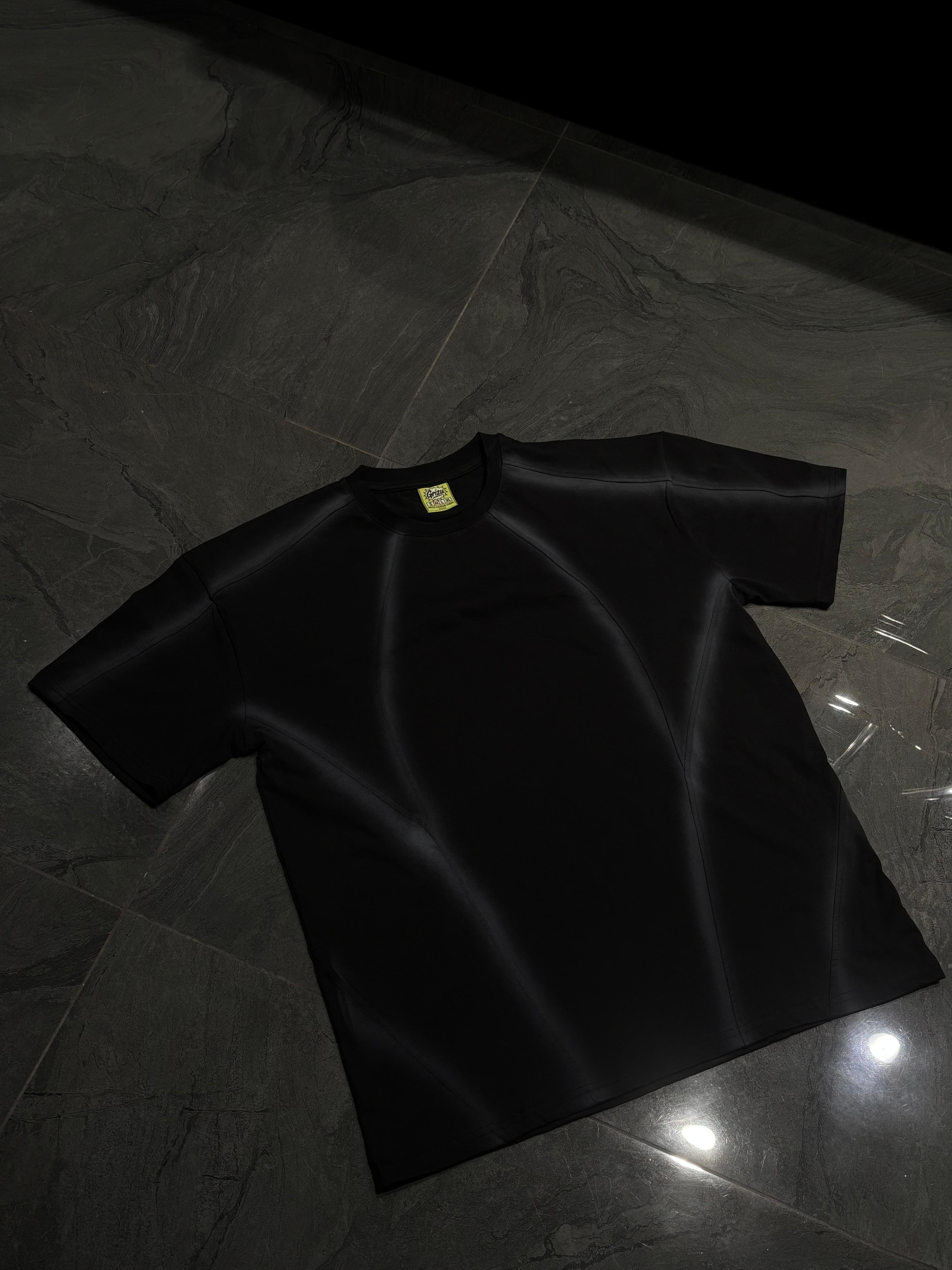 Grizu Studio Siyah Oversize Spreyli  Teknik Dikişli T-Shirt image