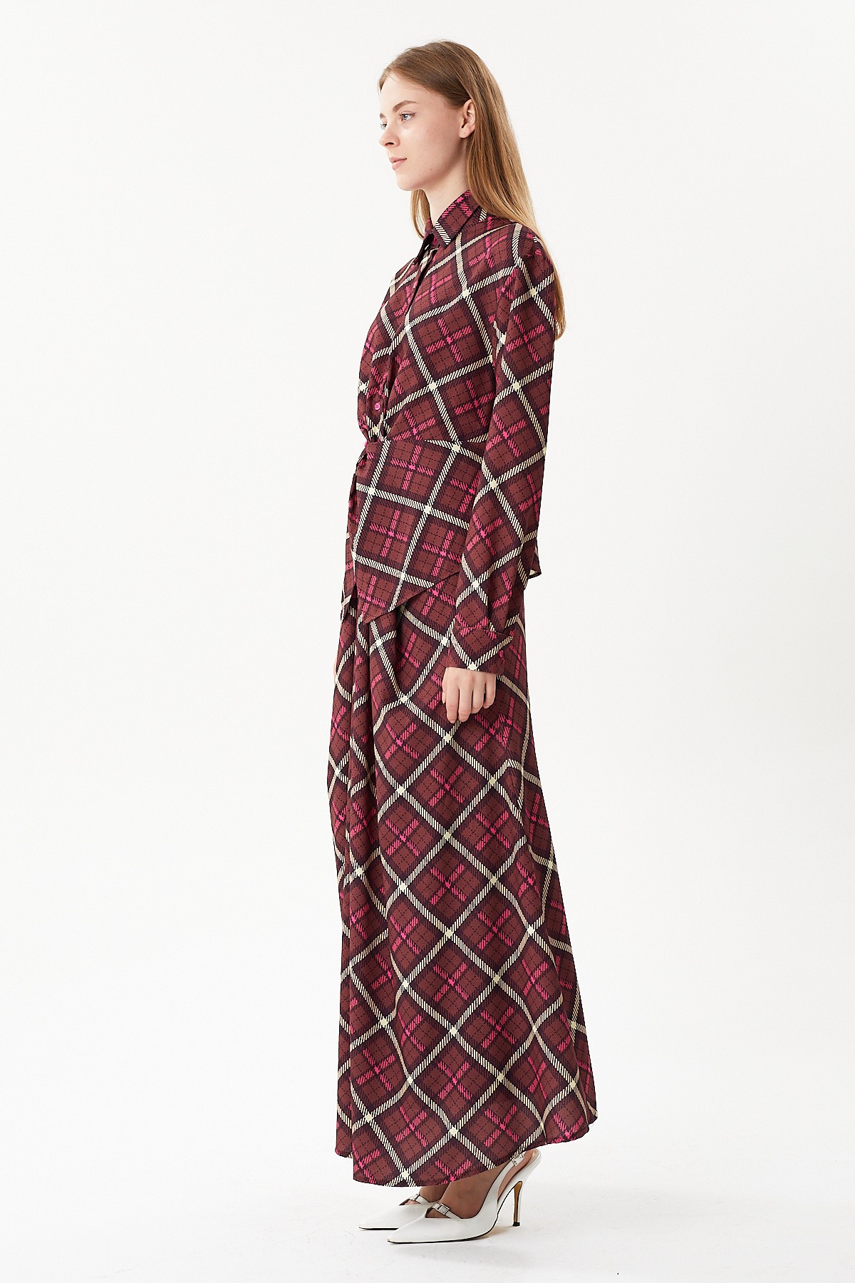 Checked patterned long skirt with pleat detail