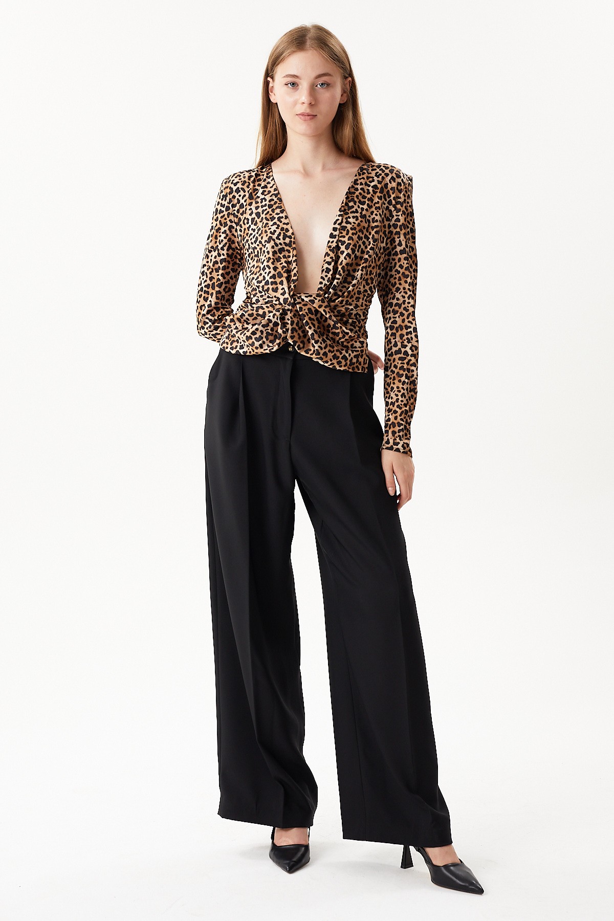 Leopard print, low-cut blouse with wedding detail on the front