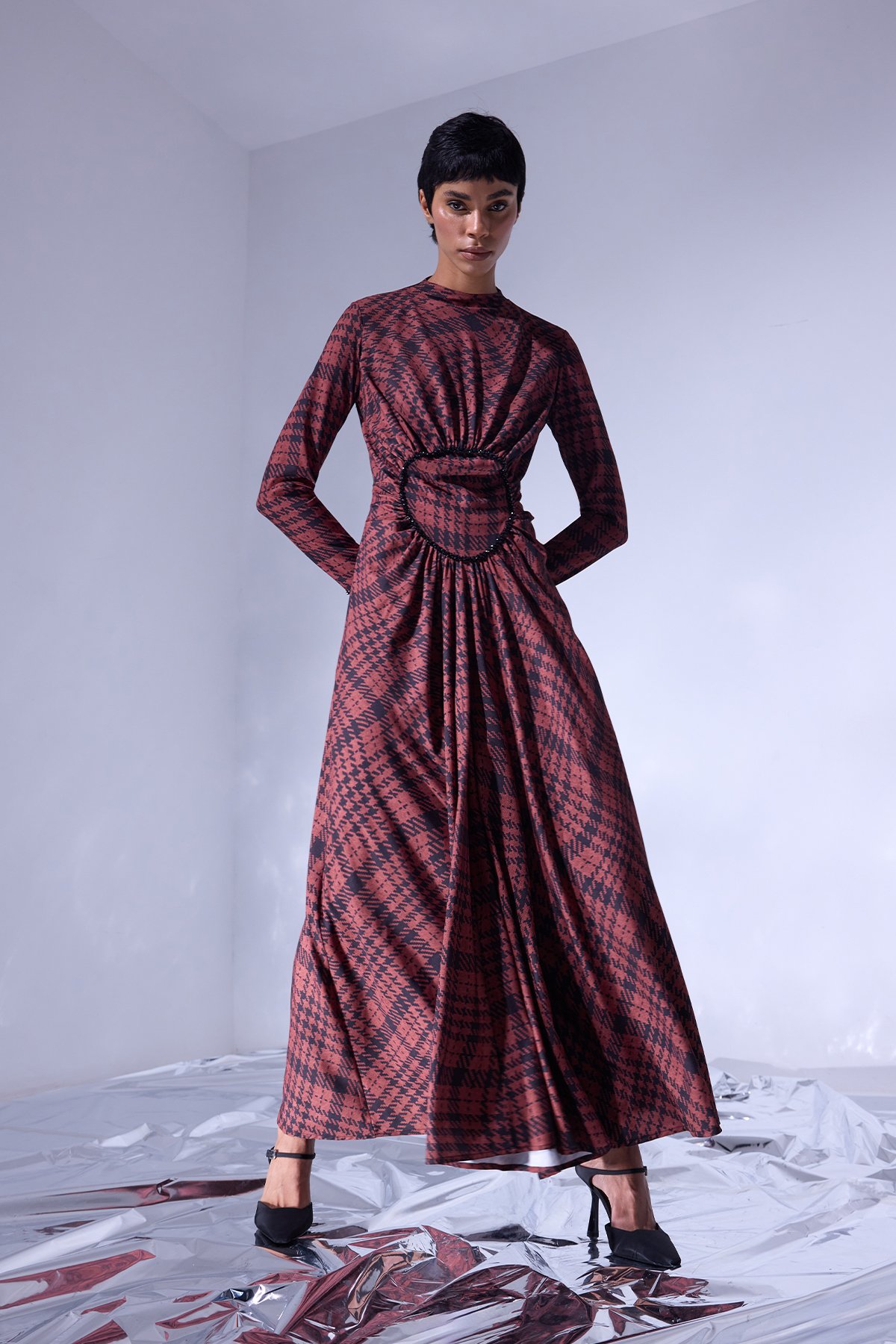 Long dress with plaid pattern and hand embroidery on the front