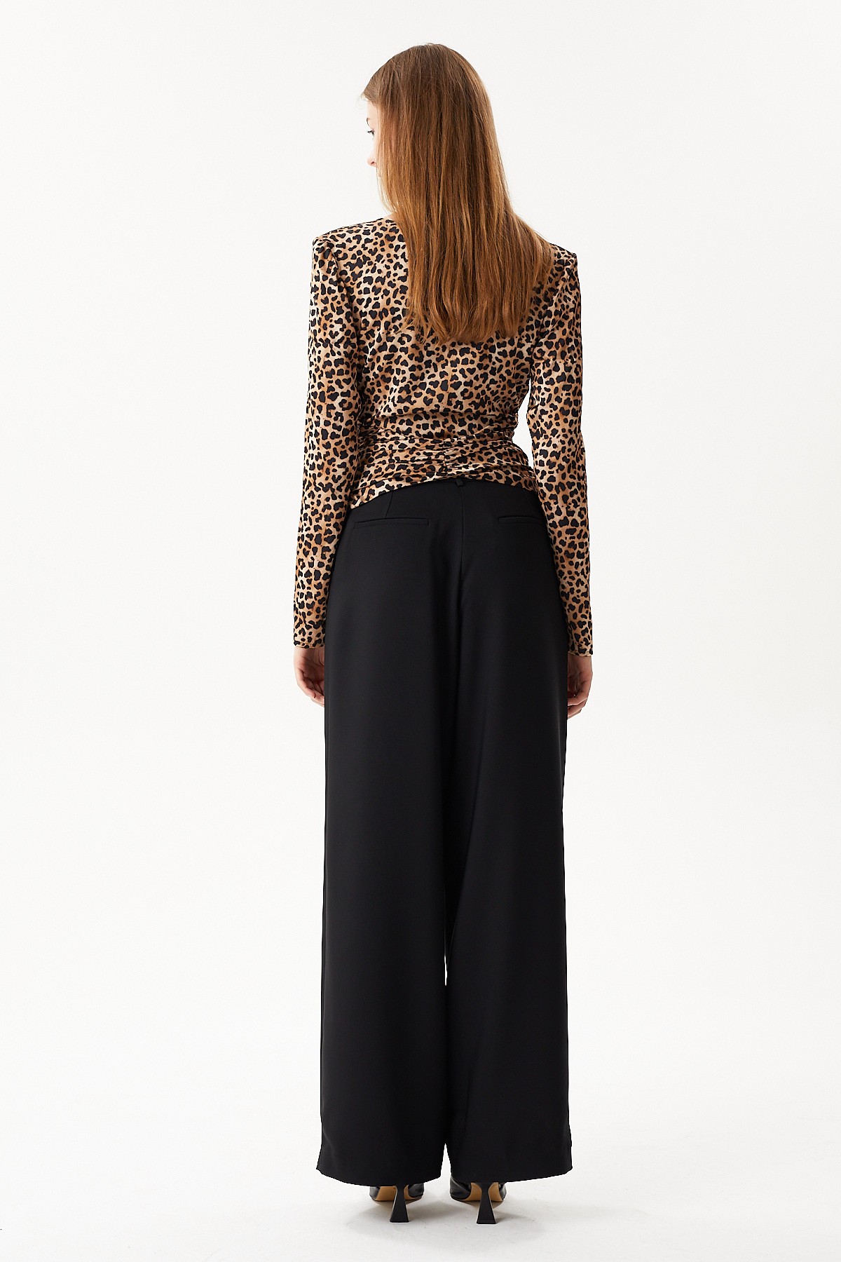 Leopard print, low-cut blouse with wedding detail on the front