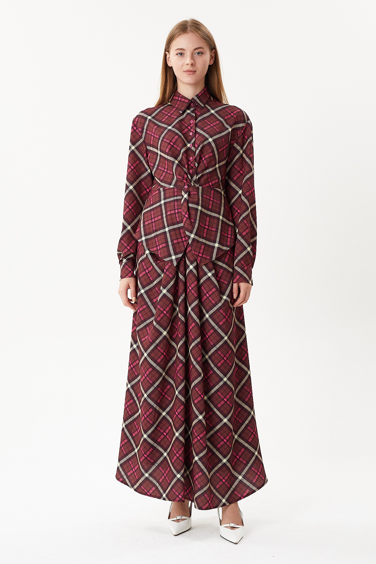 Checked patterned long skirt with pleat detail