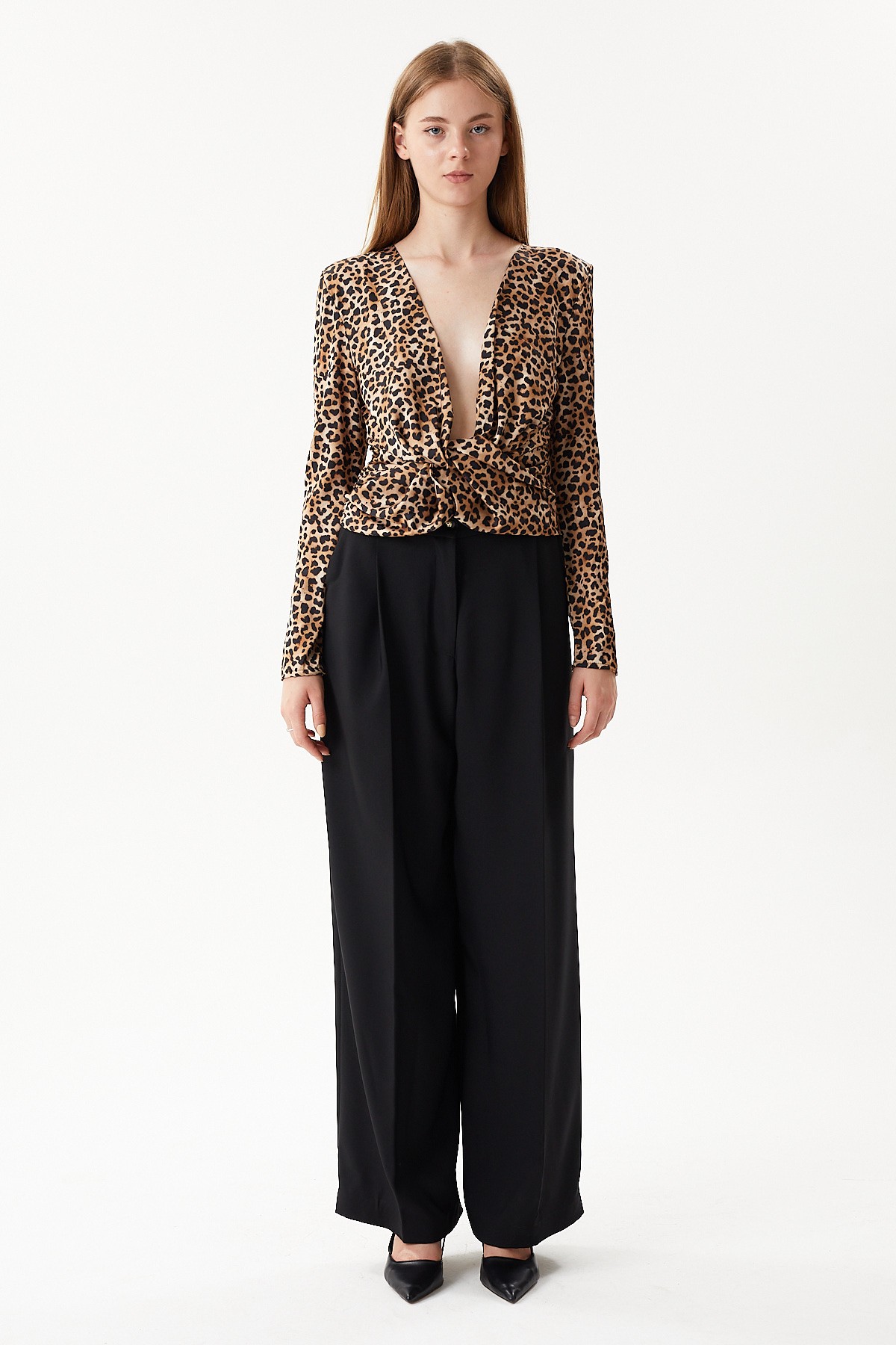 Leopard print, low-cut blouse with wedding detail on the front