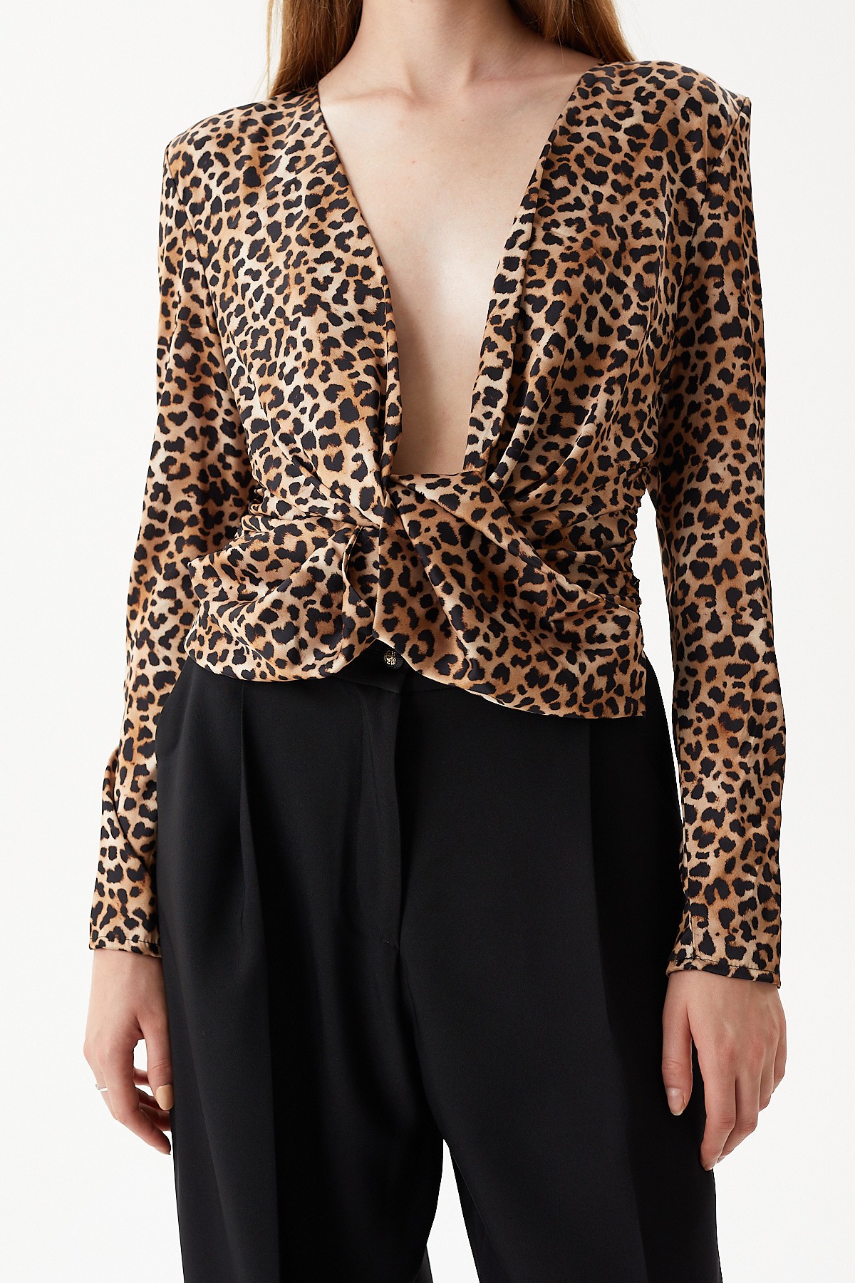 Leopard print, low-cut blouse with wedding detail on the front