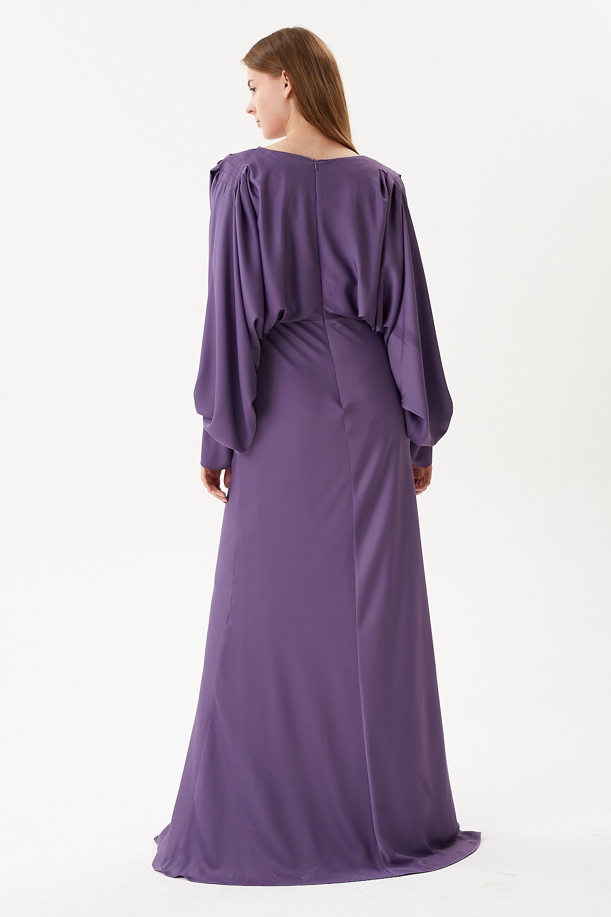 Basic long dress with crepe satin fabric and neckline Stones