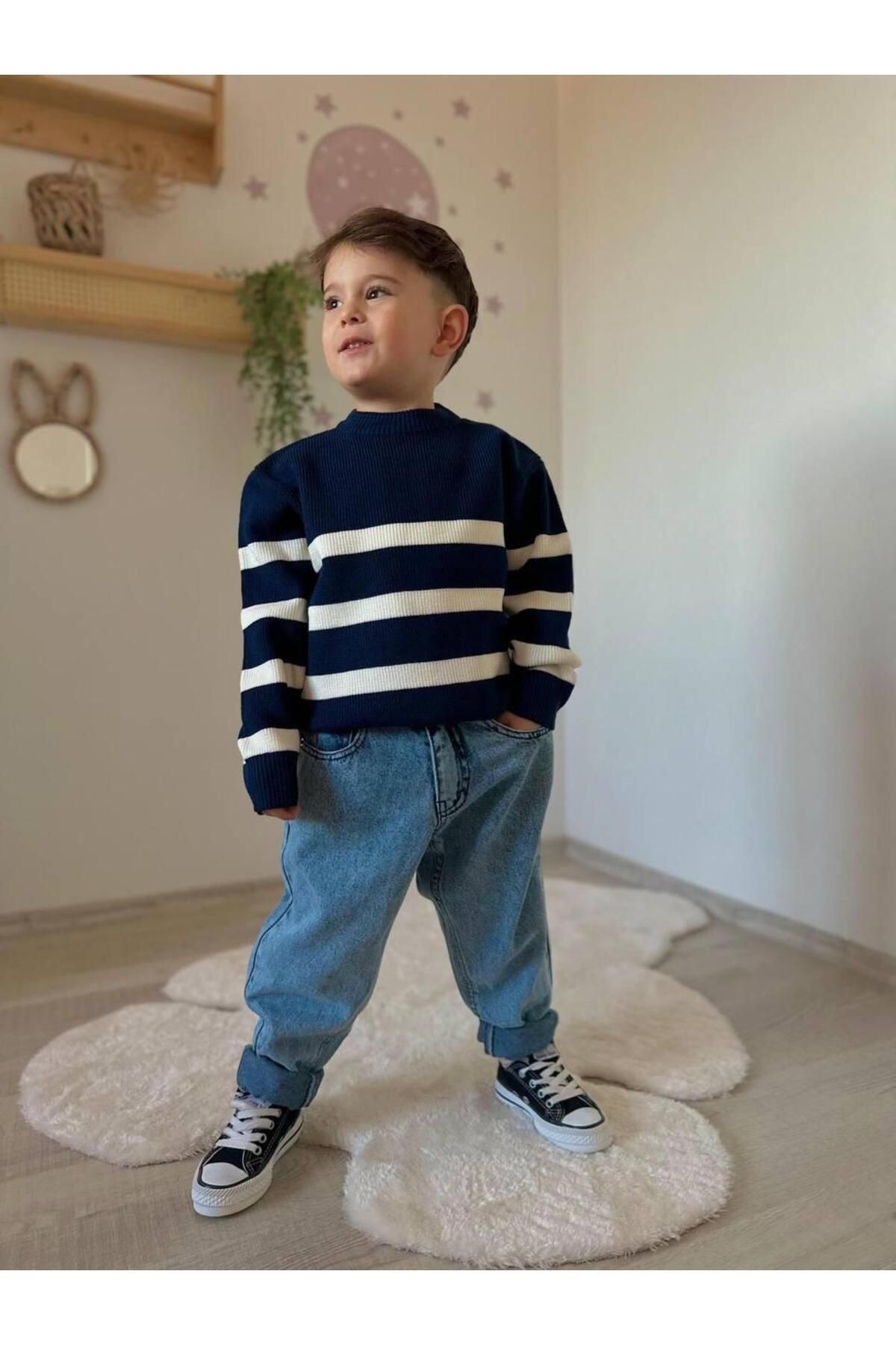Erkek Çocuk Triko Pantolonlu Takım