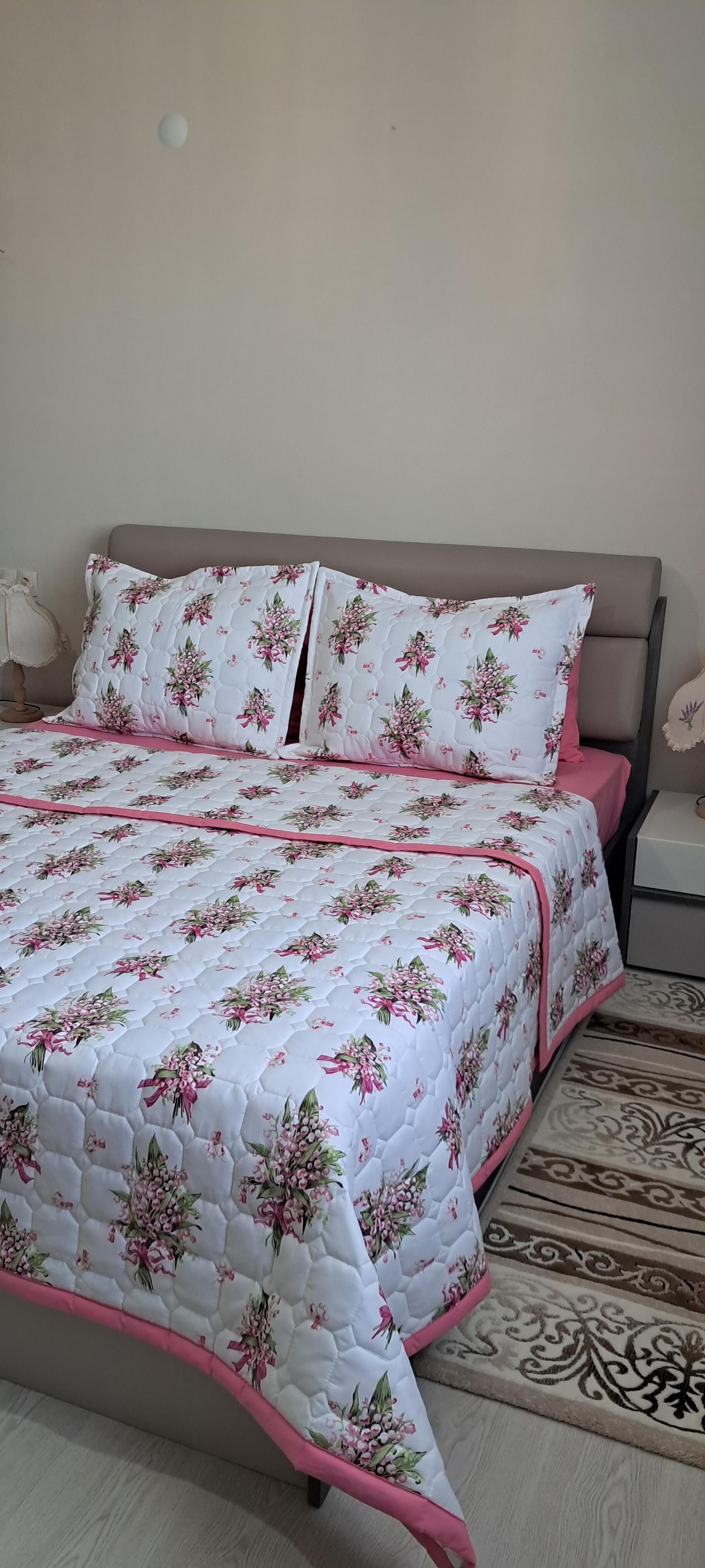 Buketli Dekoratif Yastık Kılıflı Çift Kişilik Kapitone Pike Takımı 