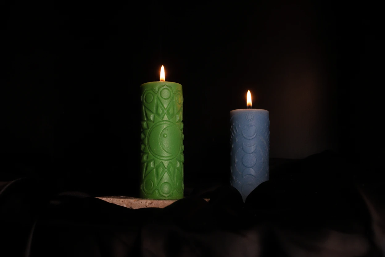 Mandala Set 1 – Sanatsal Kabartma Silindir Soy Wax Mum (İki Parça)