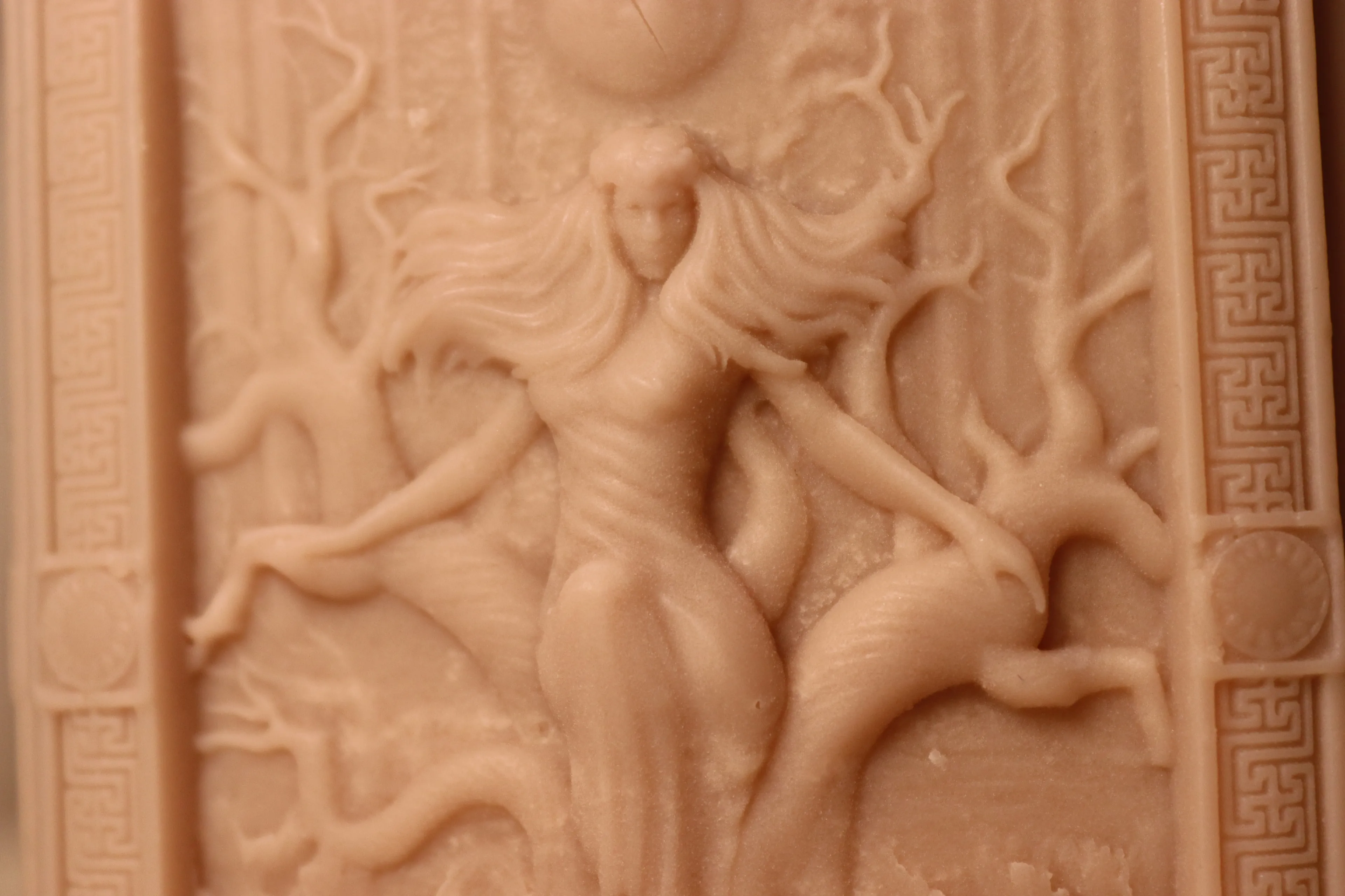 Divine Roots – Sanatsal Soy Wax Heykel Mum | El Yapımı Dekoratif