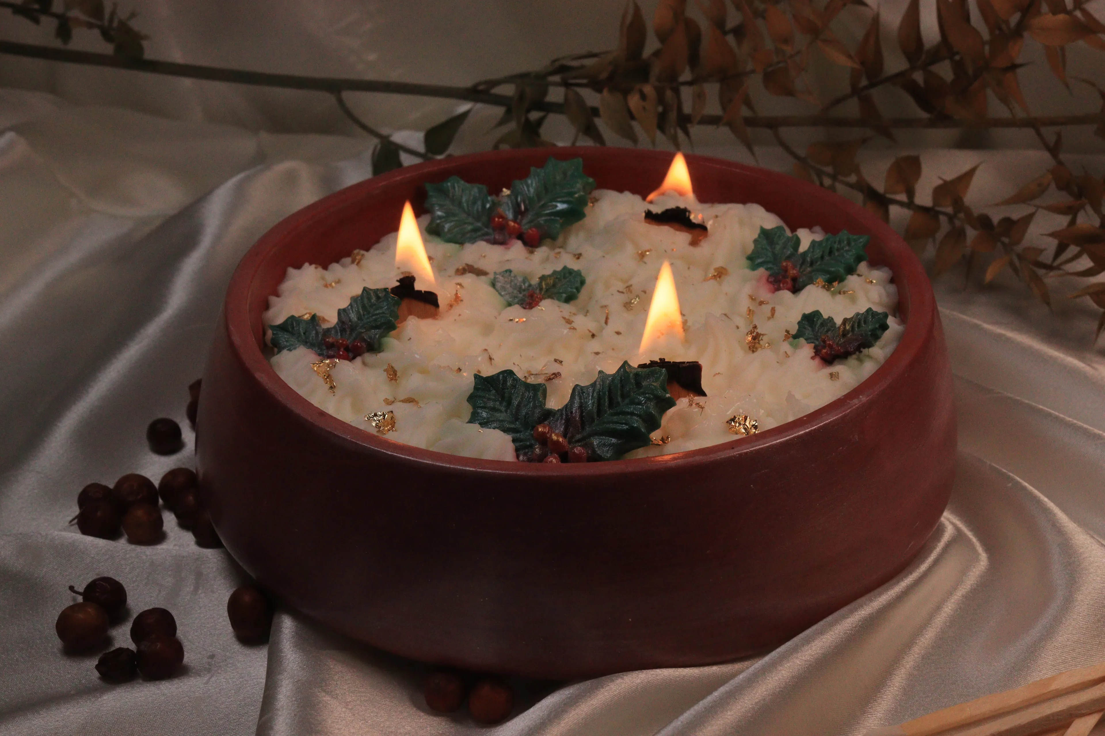 Golden Kokina Bowl Candle – Altın Detaylı El Yapımı Yılbaşı Soya Wax Mum