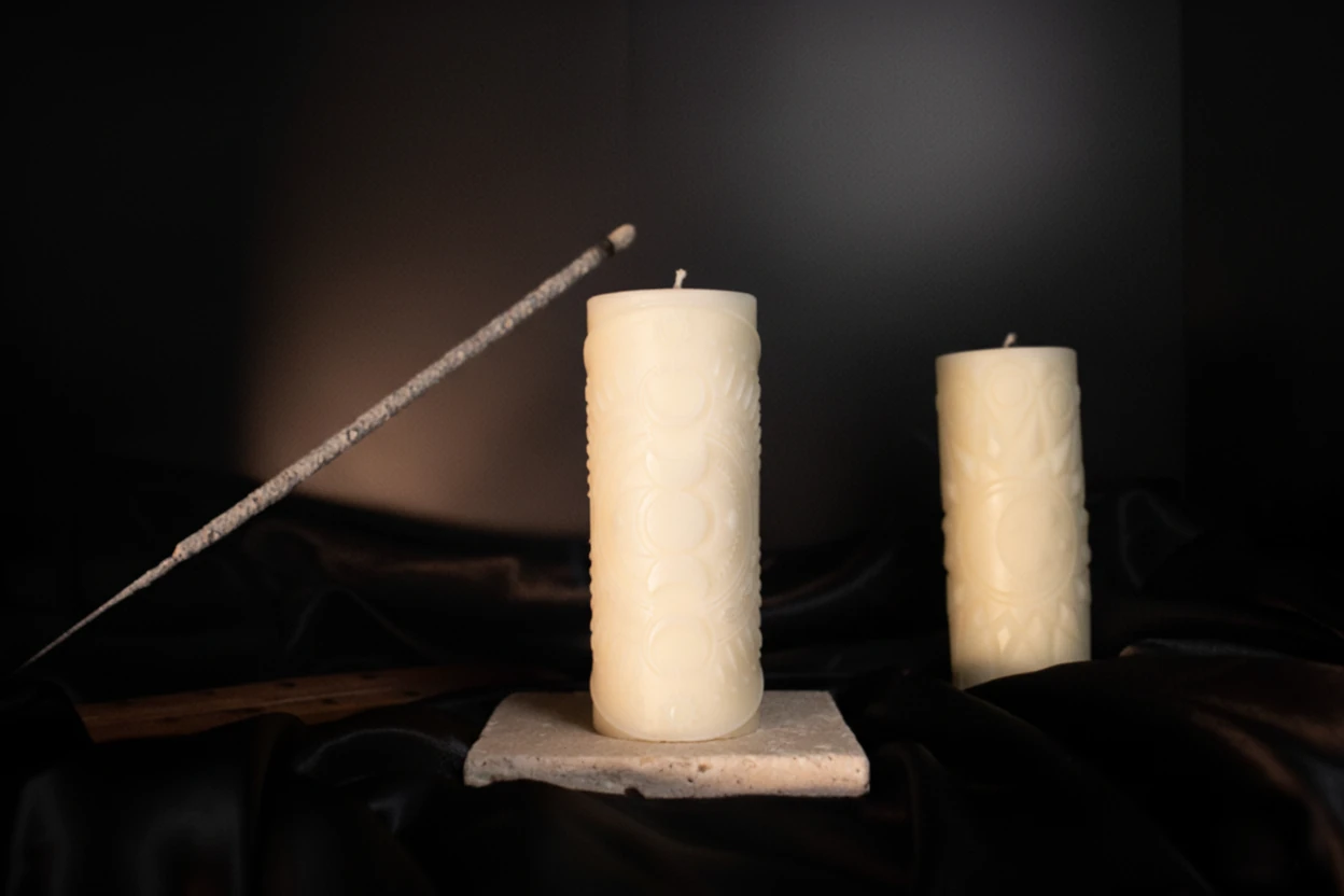 Mandala Set 1 – Sanatsal Kabartma Silindir Soy Wax Mum (İki Parça)