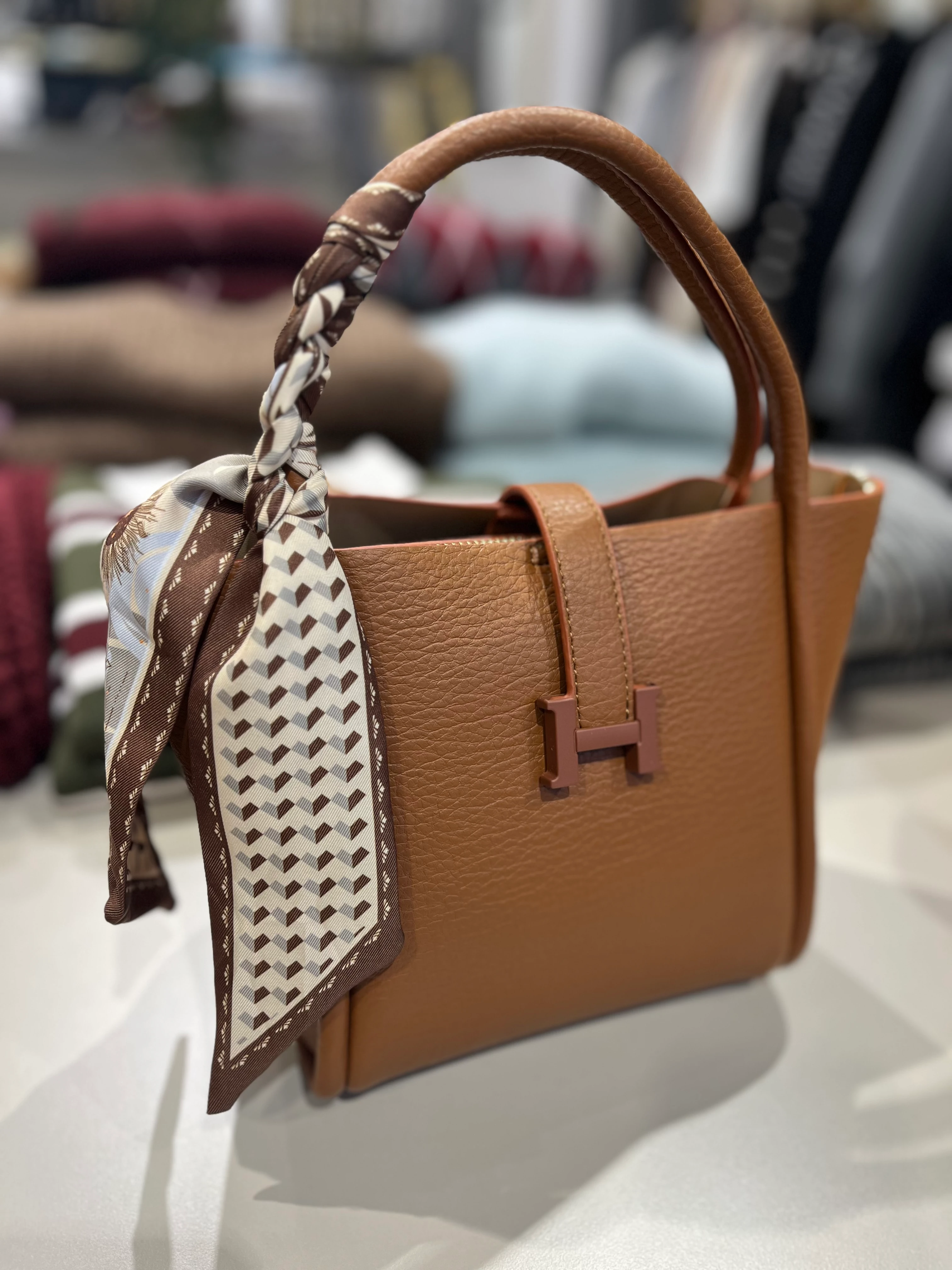 Kriste Bell Taba Fular Detaylı Deri Çanta 