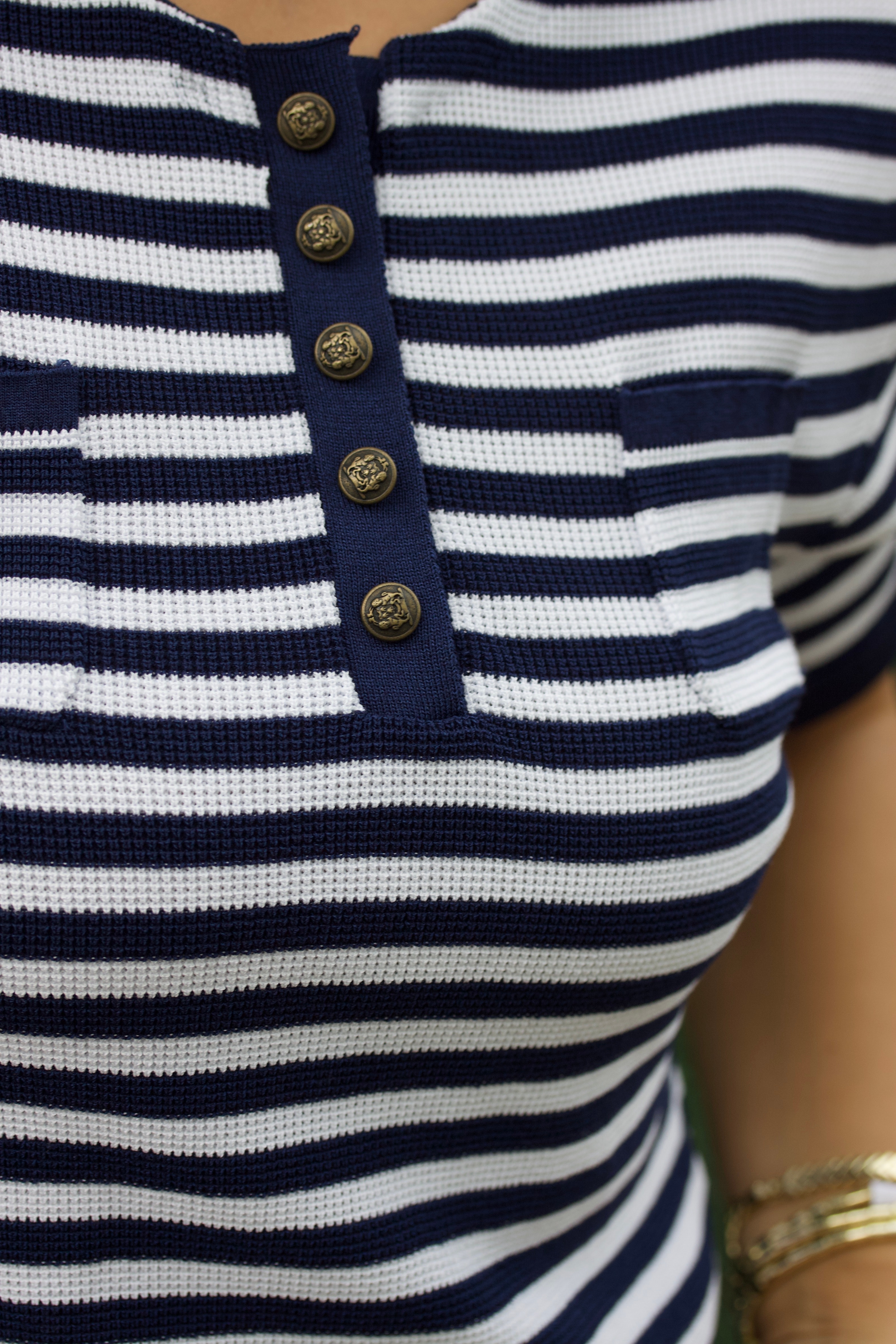 Laci-Beyaz Bisiklet Yaka Çizgili Düğmeli Triko Bluz