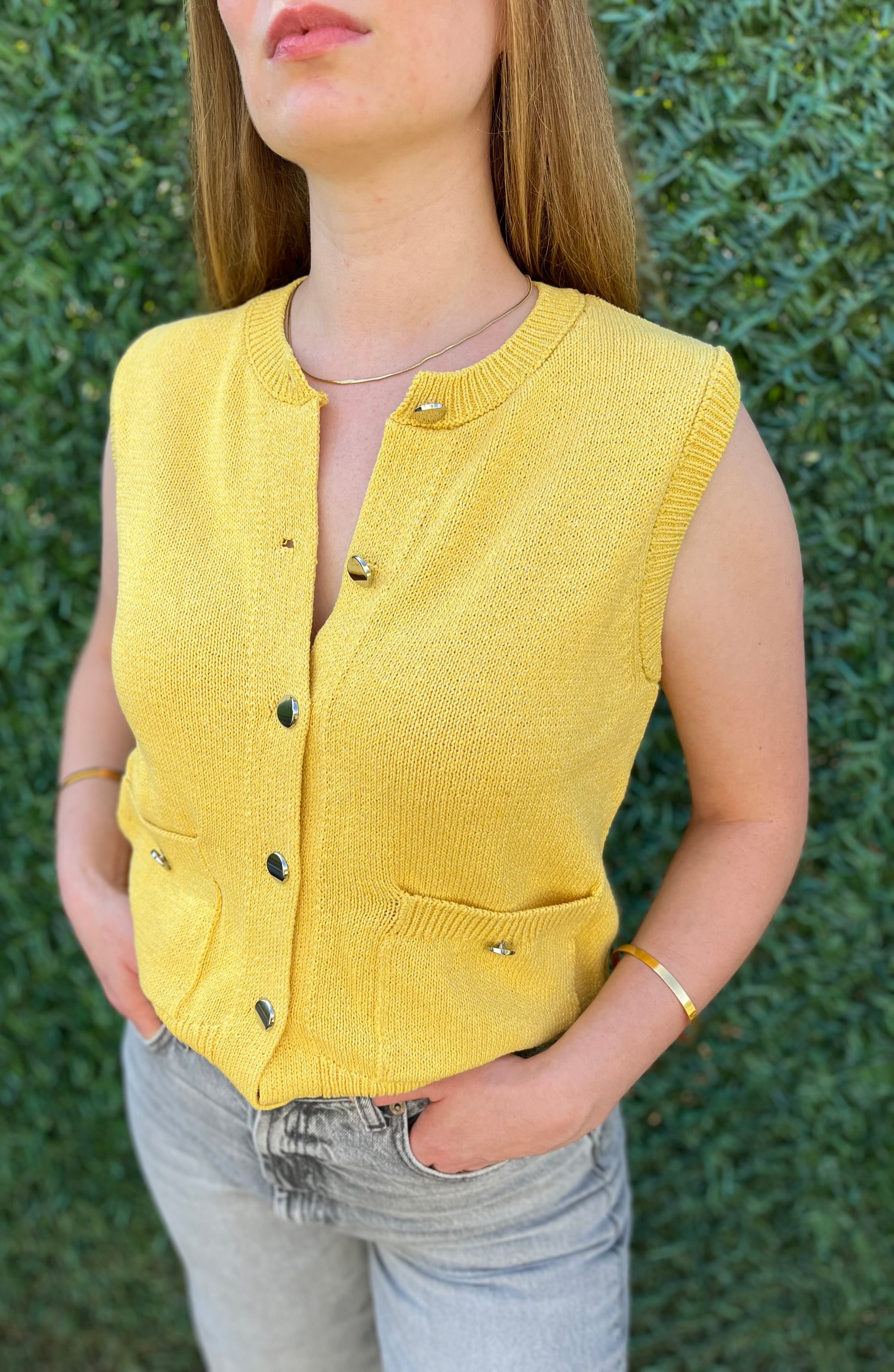 Sarı Düğme Detaylı Triko Yelek 
