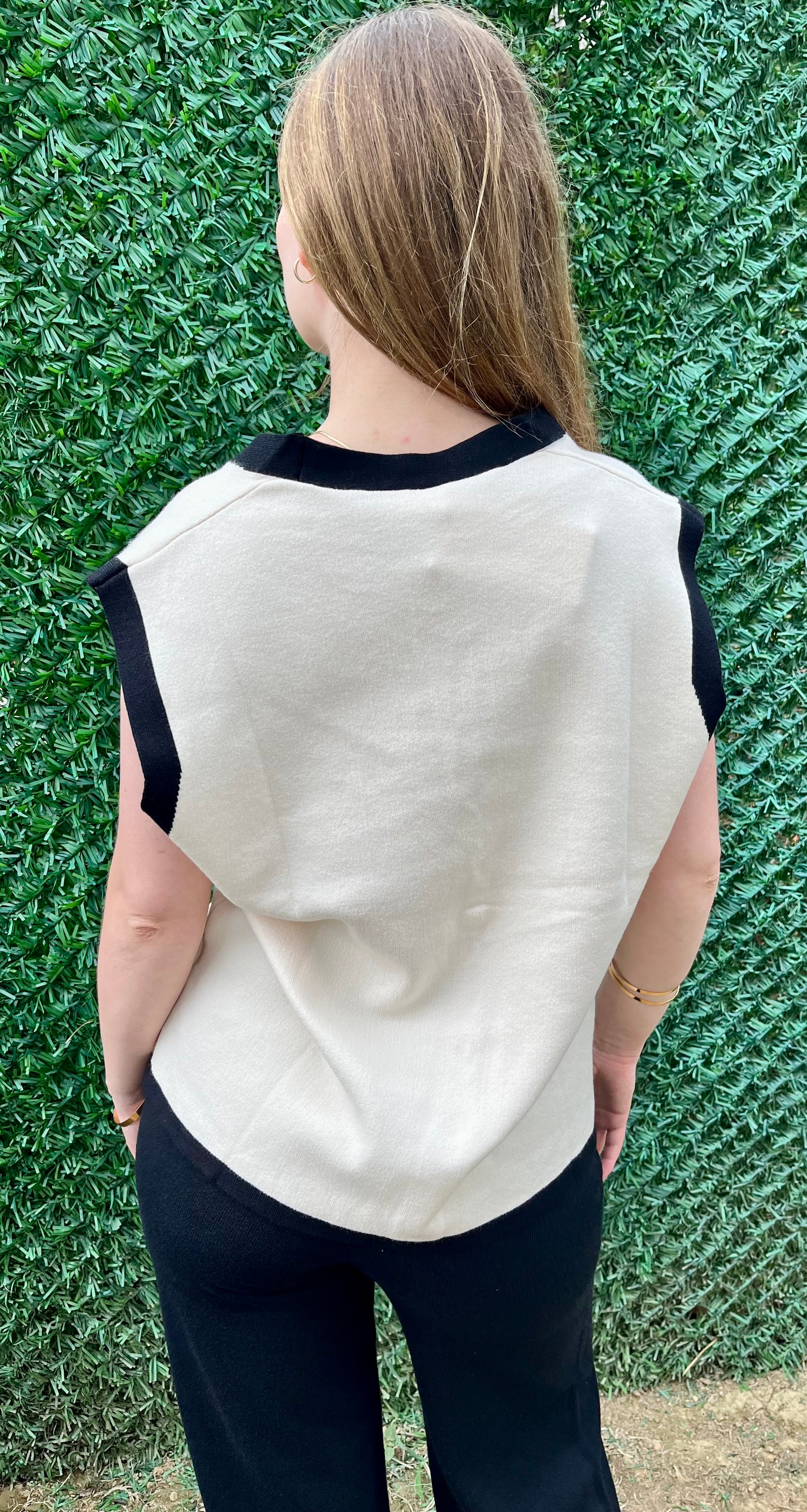 Siyah Beyaz Triko Yelek