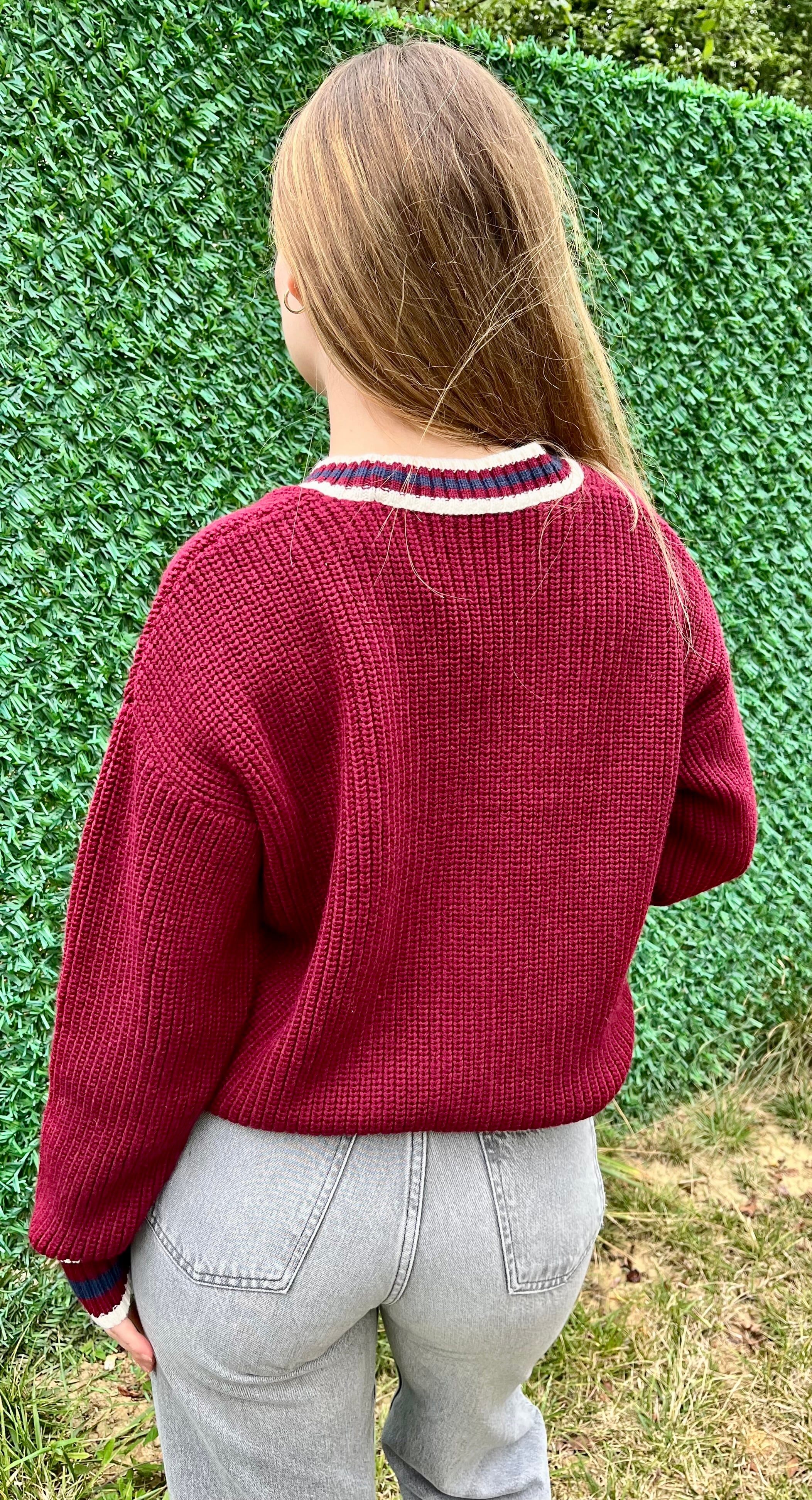 Bordo V Yaka Çizgili Düğmeli Selanik Triko Hırka