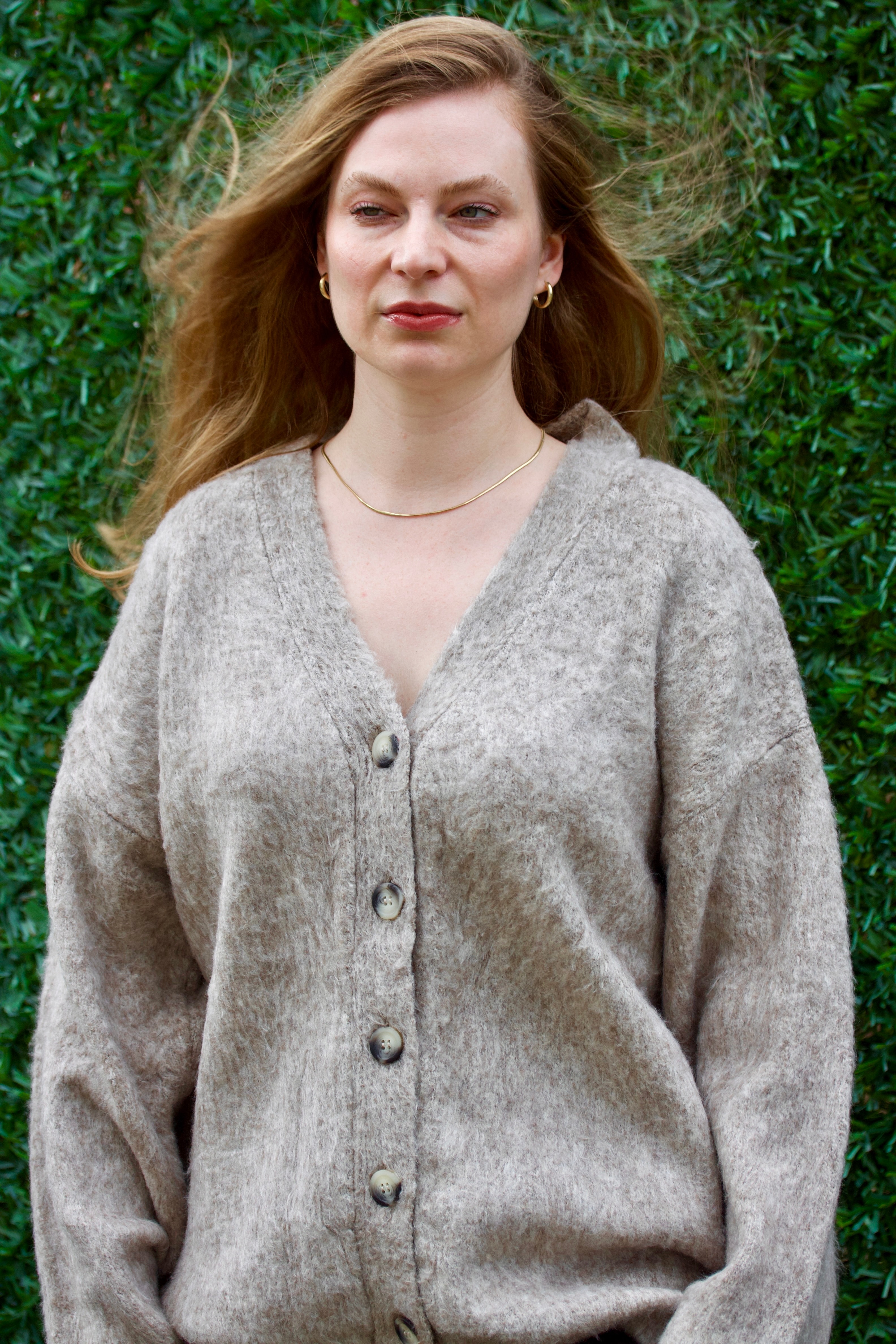 Vizon V Yaka Şardonlu Düğmeli Triko Hırka