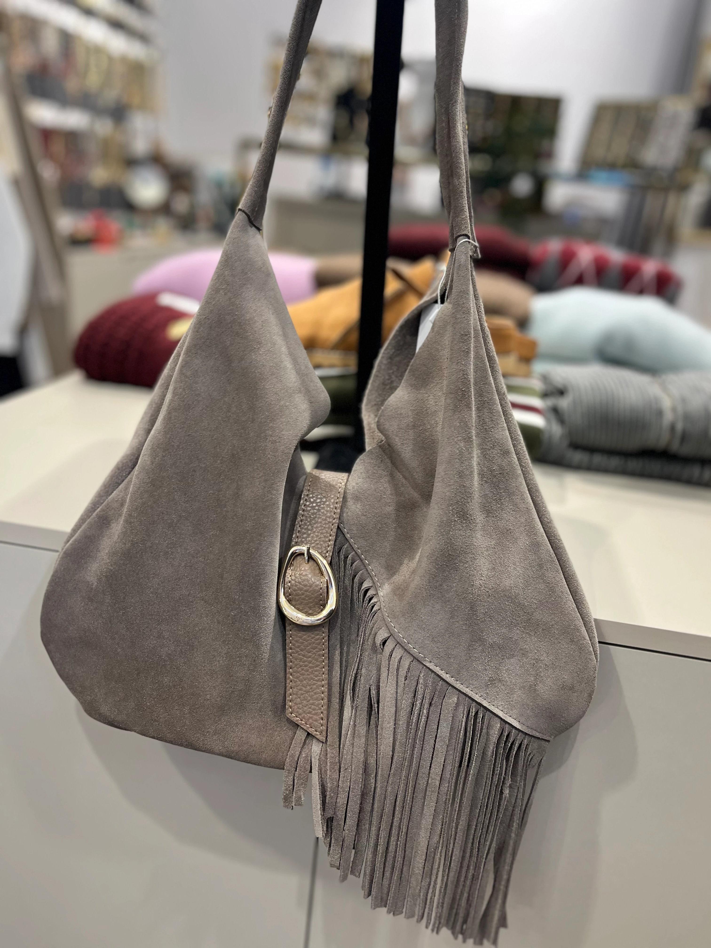 Vizon Hakiki Süet Deri Püsküllü Çanta 