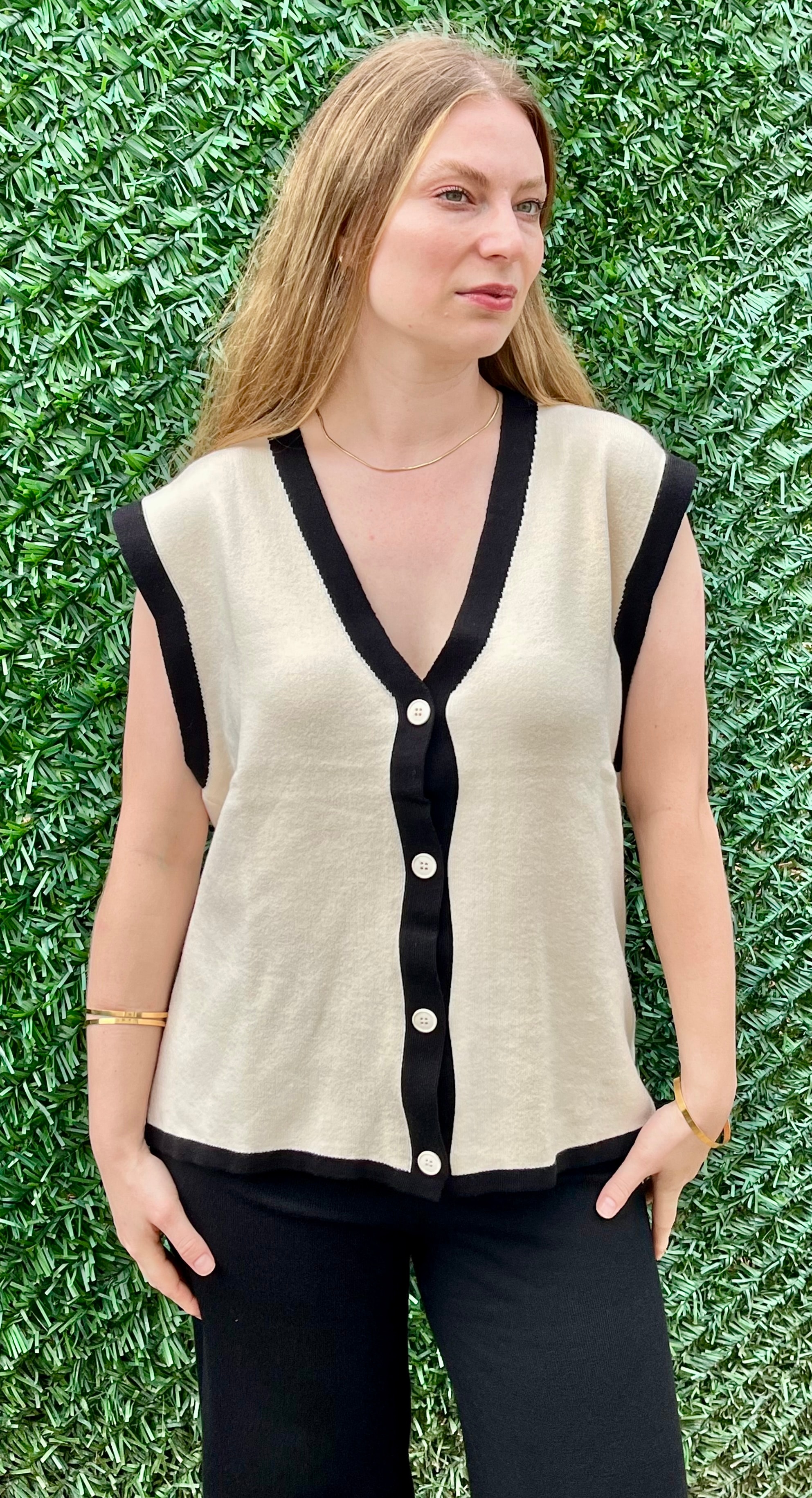 Siyah Beyaz Triko Yelek