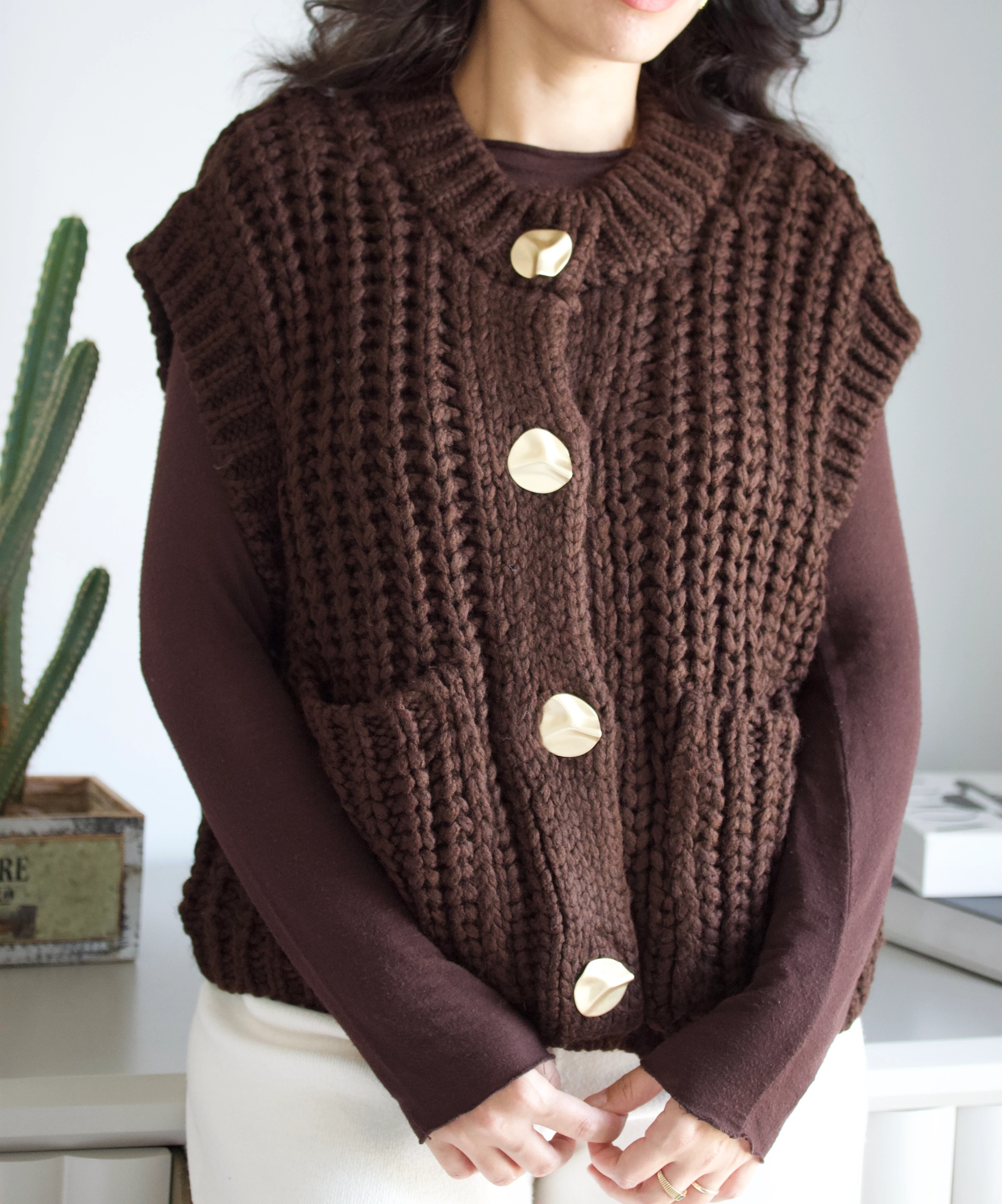 Acı Kahve Düğme Detaylı Yelek 