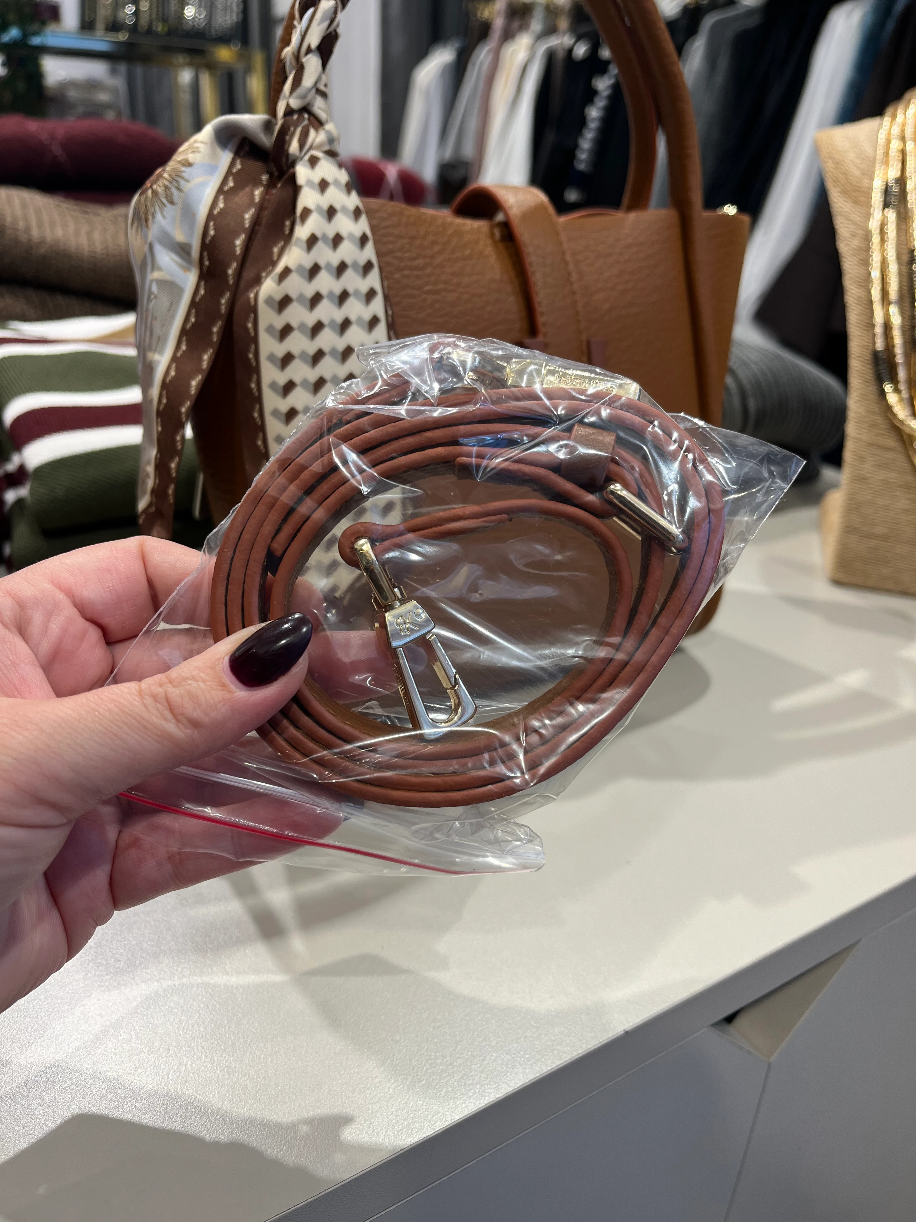 Kriste Bell Taba Fular Detaylı Deri Çanta 