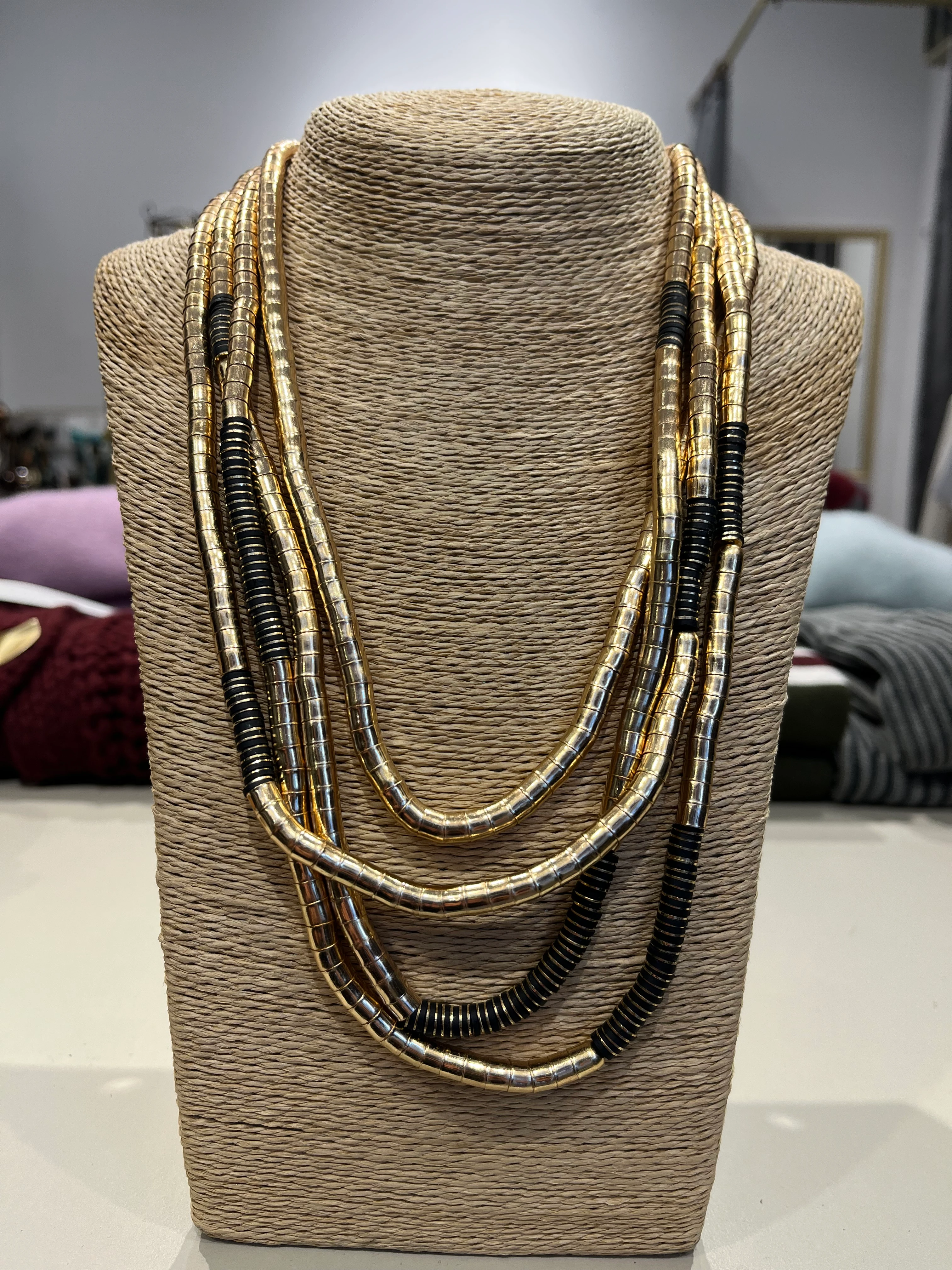 Çoklu Gold ve Siyah Kolye 