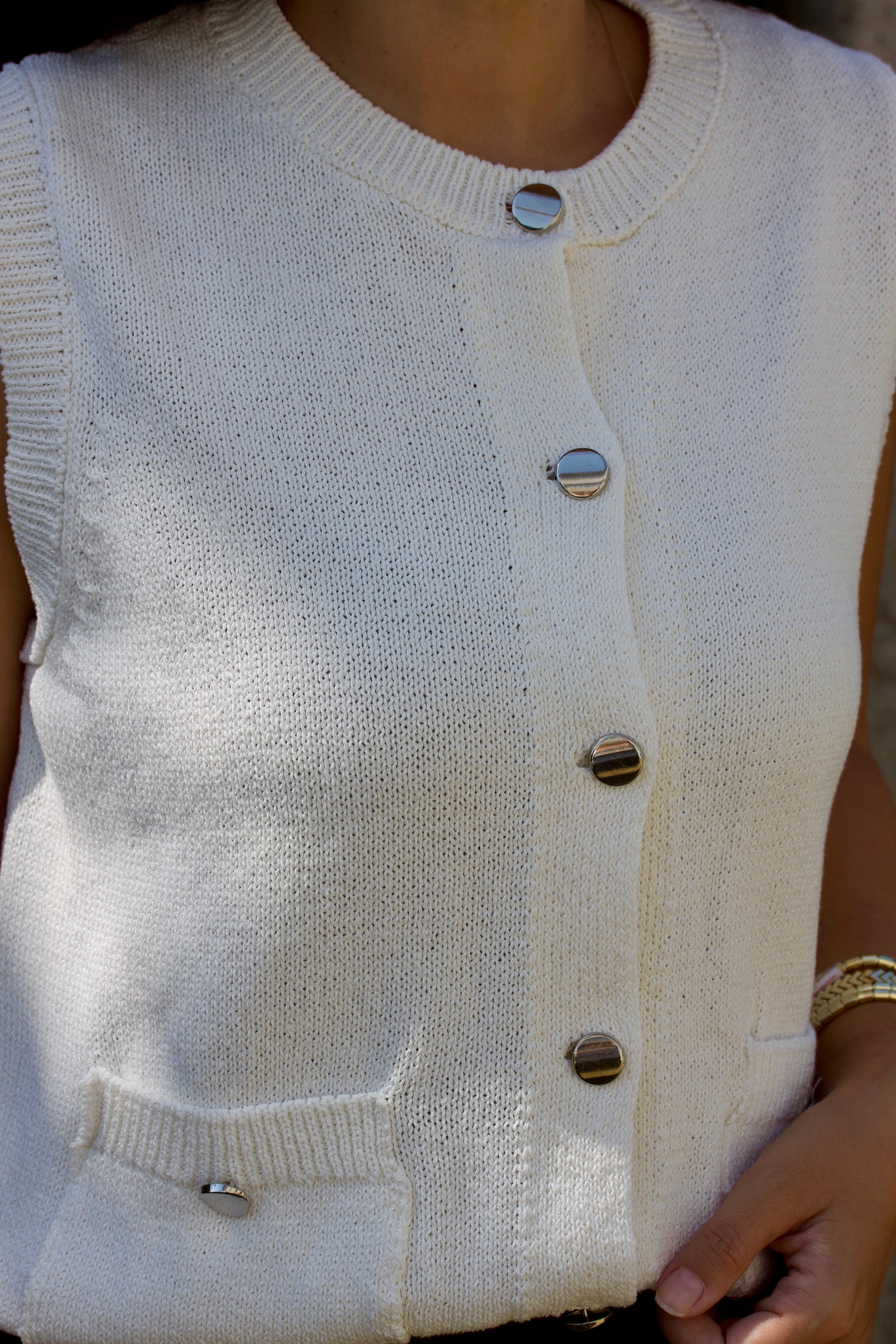 Krem Düğme Detaylı Triko Yelek 