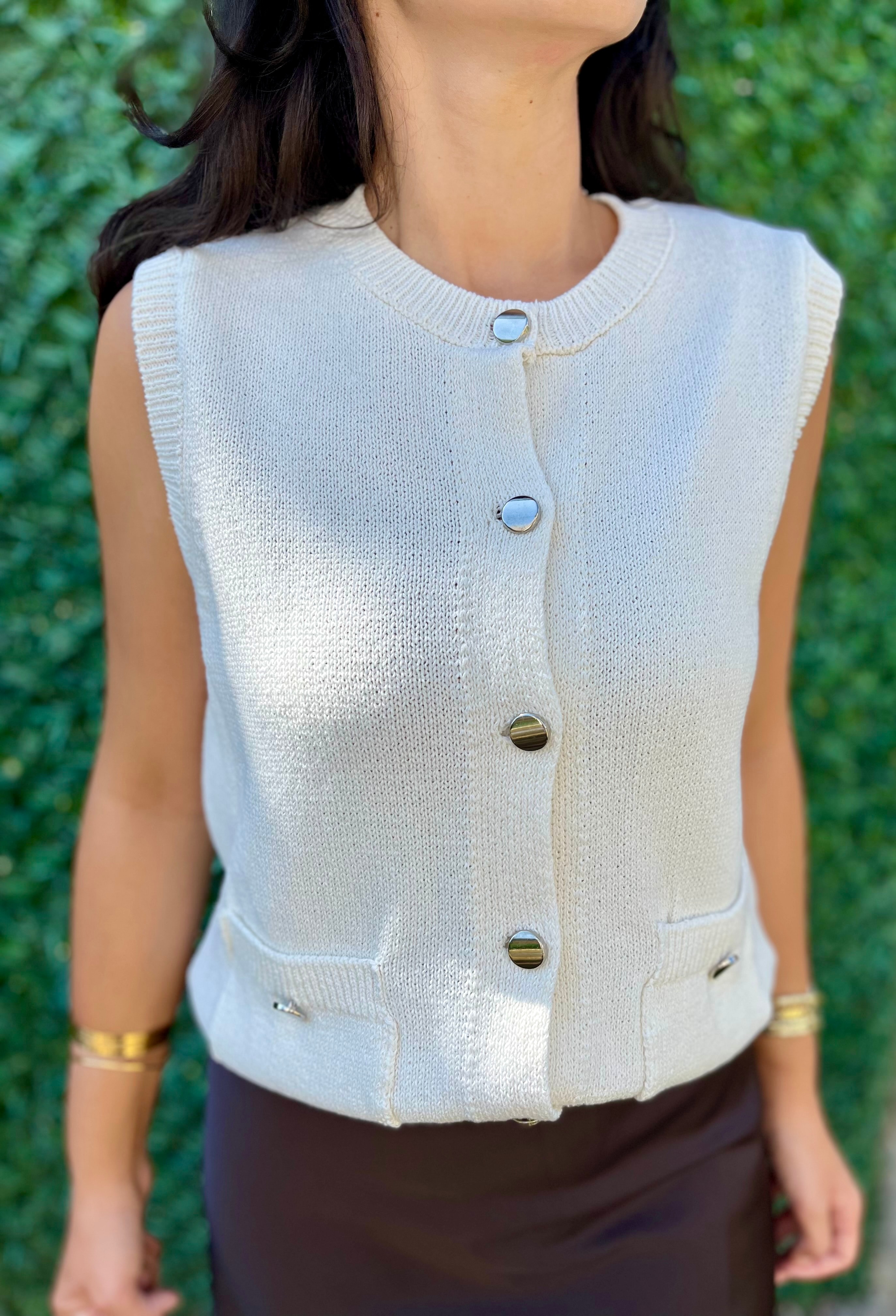 Krem Düğme Detaylı Triko Yelek 