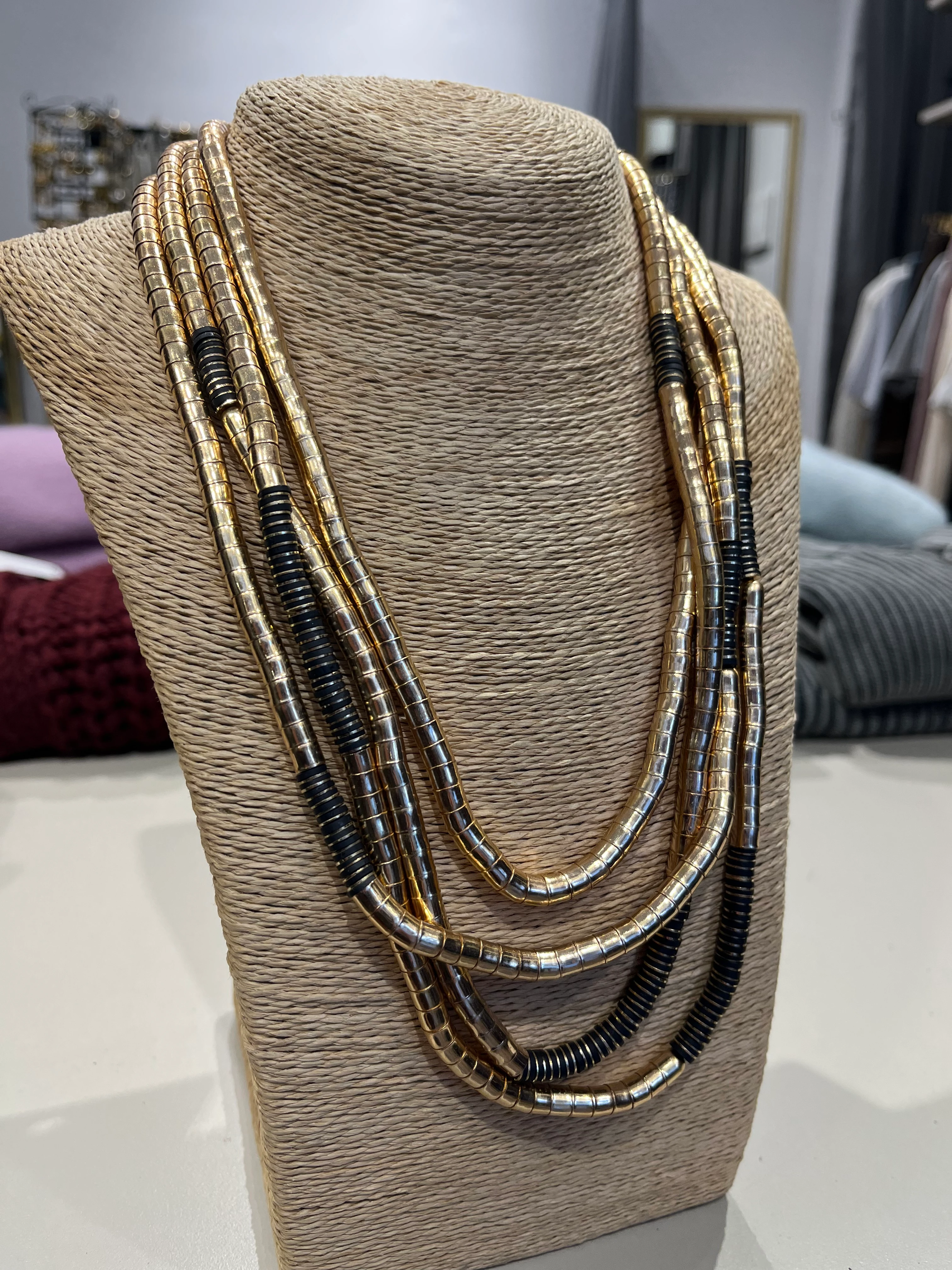 Çoklu Gold ve Siyah Kolye 