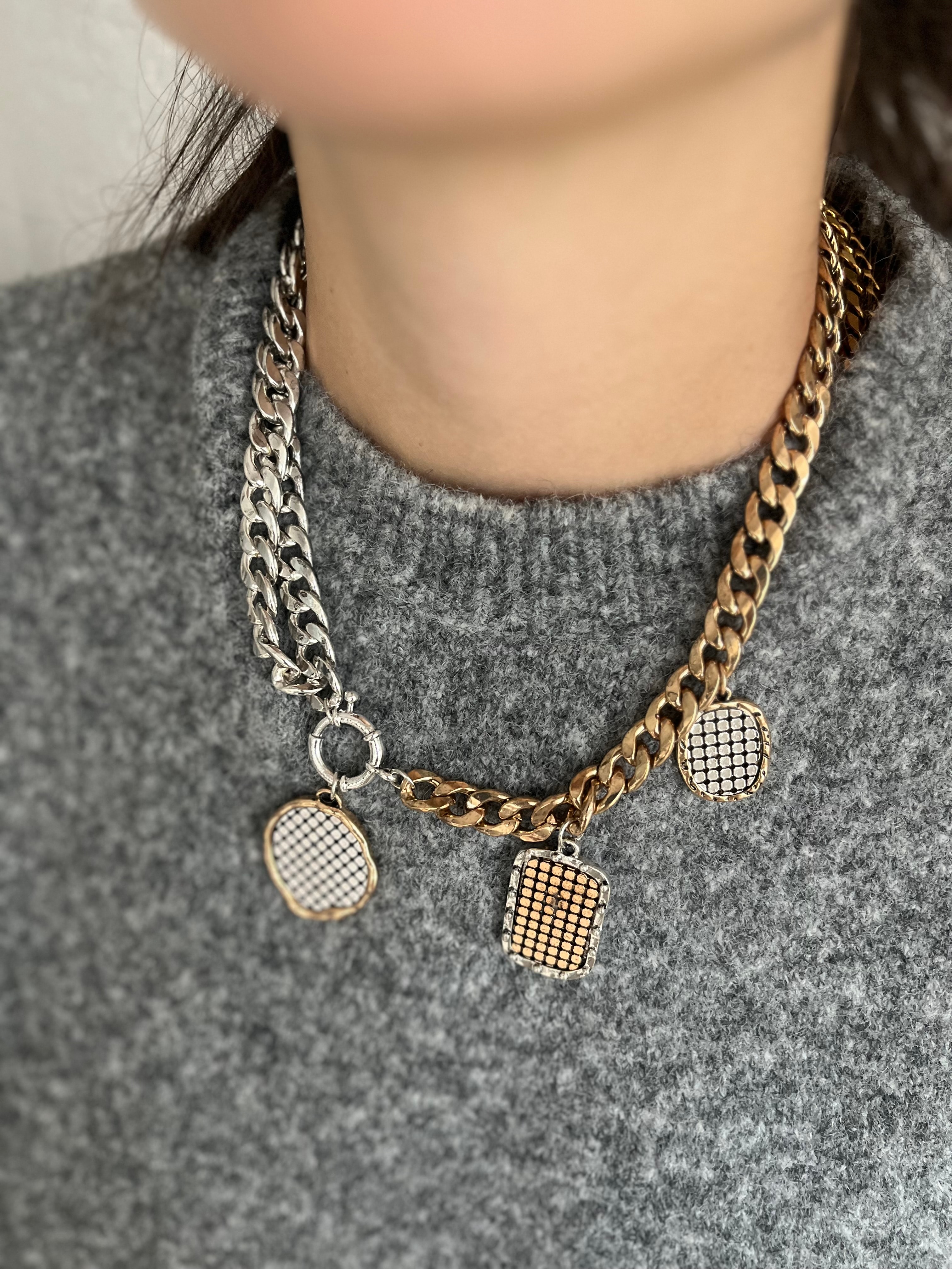 Gümüş ve Gold Detaylı Kolye 