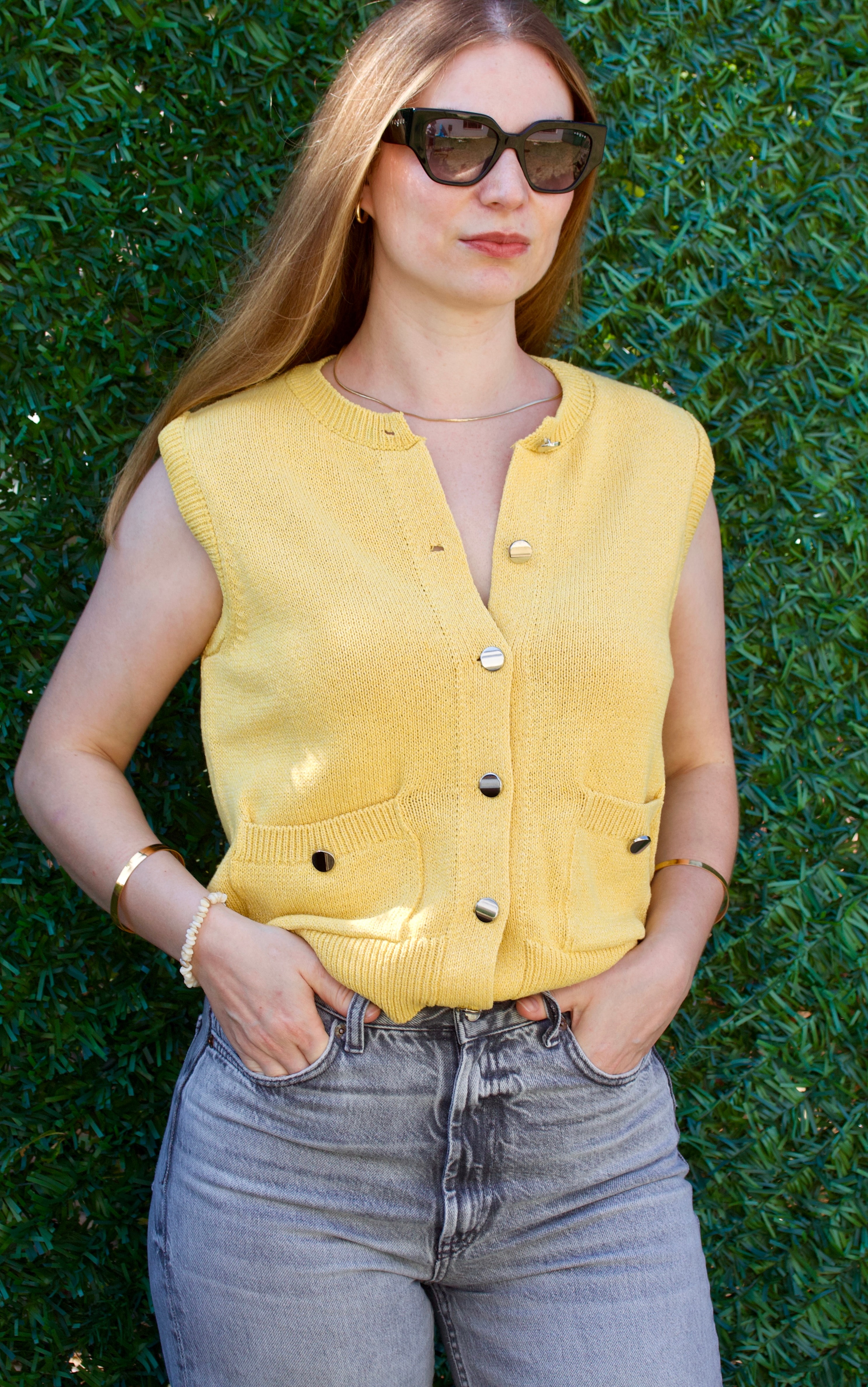 Sarı Düğme Detaylı Triko Yelek 