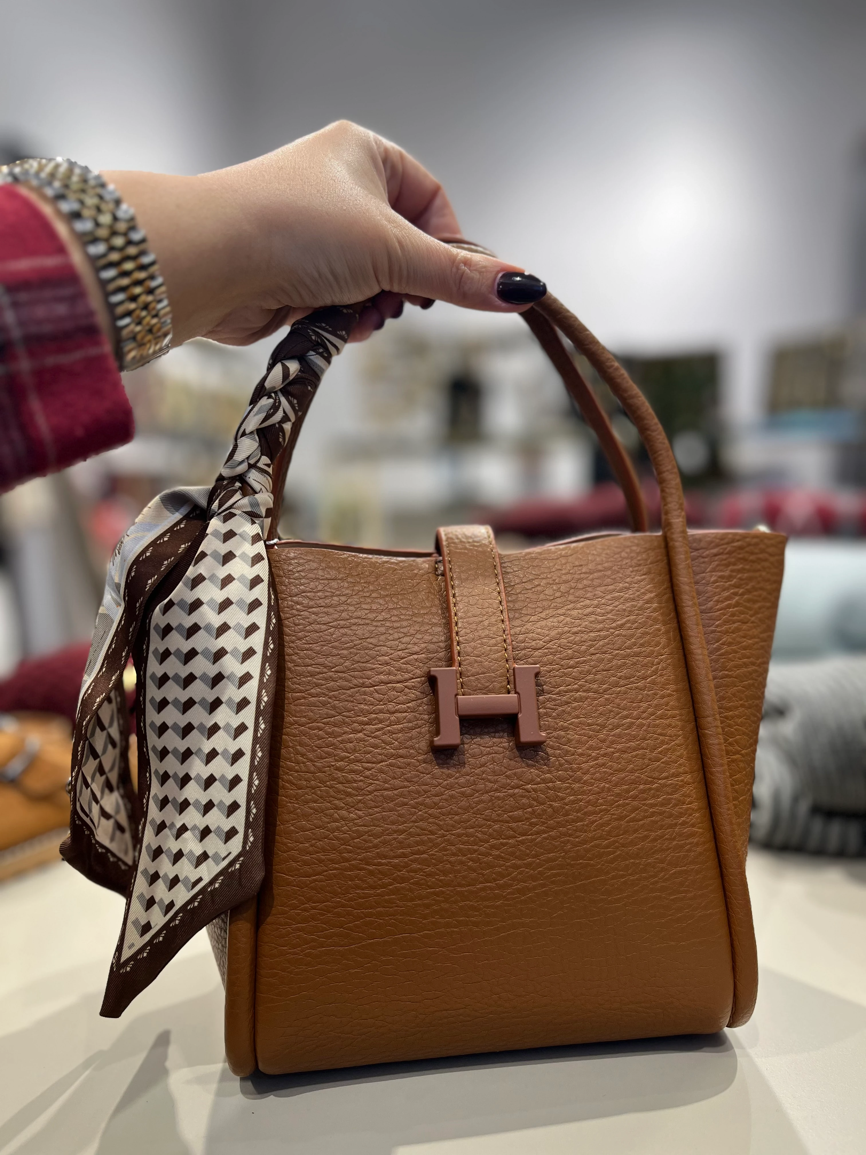 Kriste Bell Taba Fular Detaylı Deri Çanta 