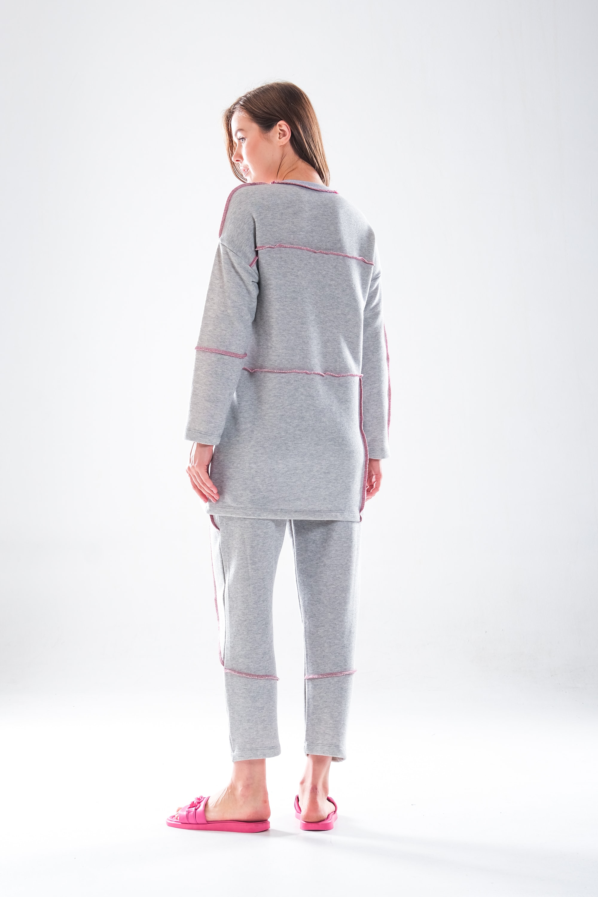 2278_Kadın Tesettür Homewear Eşofman Takımı – Bisiklet Yaka Sweat, Dikiş Detaylı, Havuç Fit Alt, 85 cm Tunik Boy