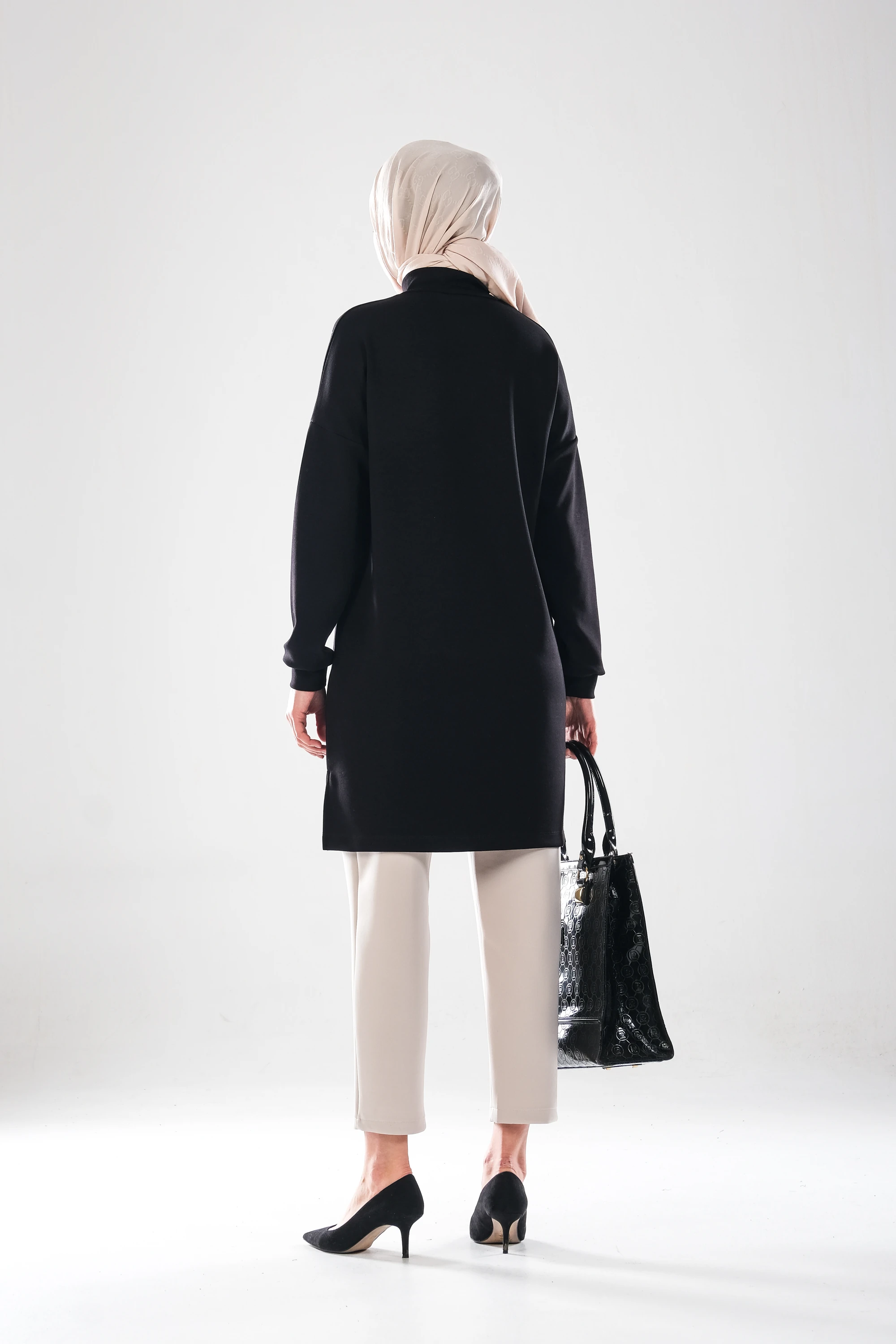 2296_KadınTaş Baskılı Yırtmaçlı Dik Yakalı Tunik