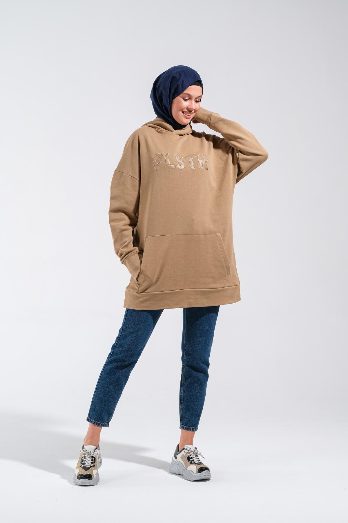 1596_Plistre Nakışlı Oversize Tesettür Sweatshirt Uzun ve Büyük Kalıp