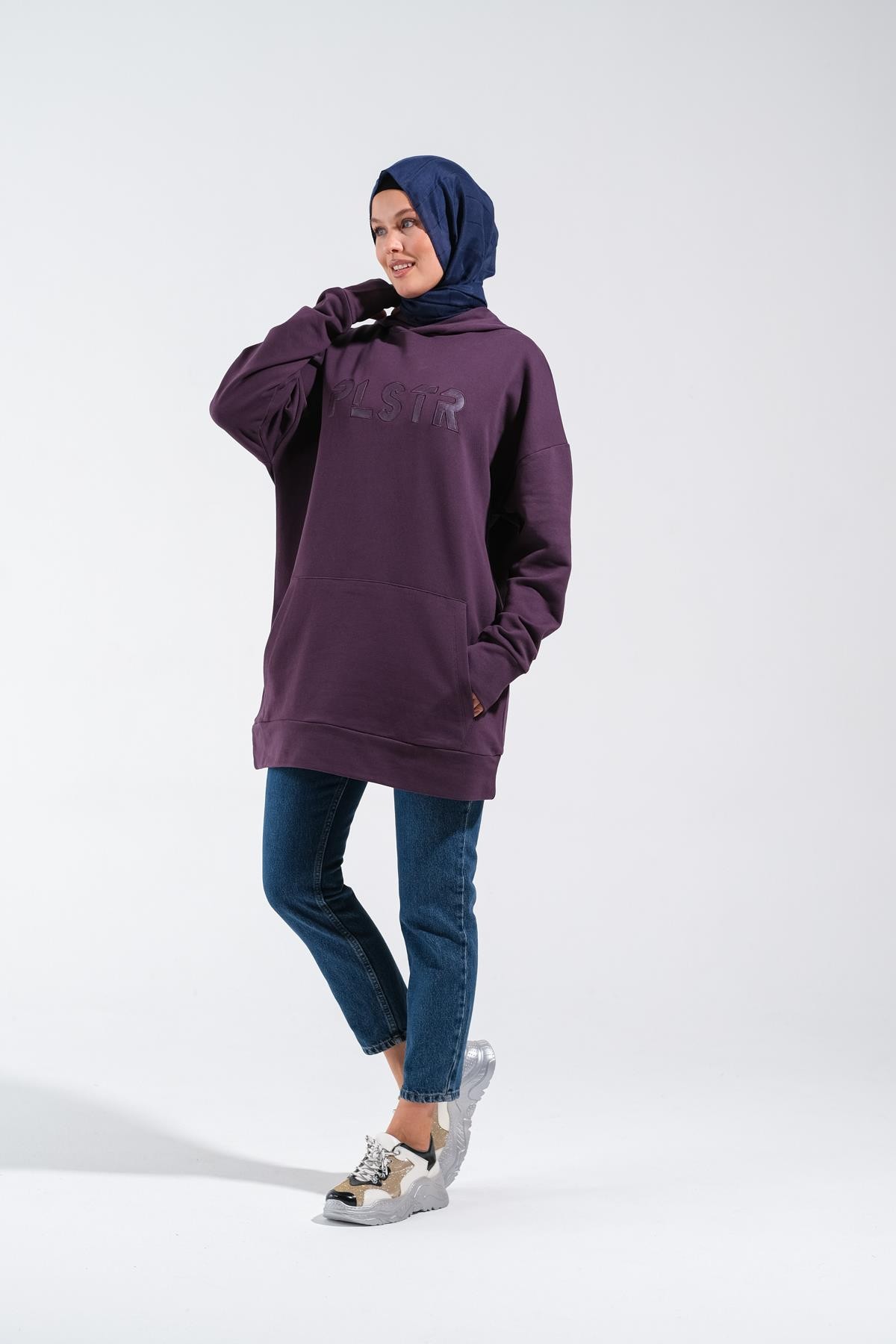 1596_Plistre Nakışlı Oversize Tesettür Sweatshirt Uzun ve Büyük Kalıp