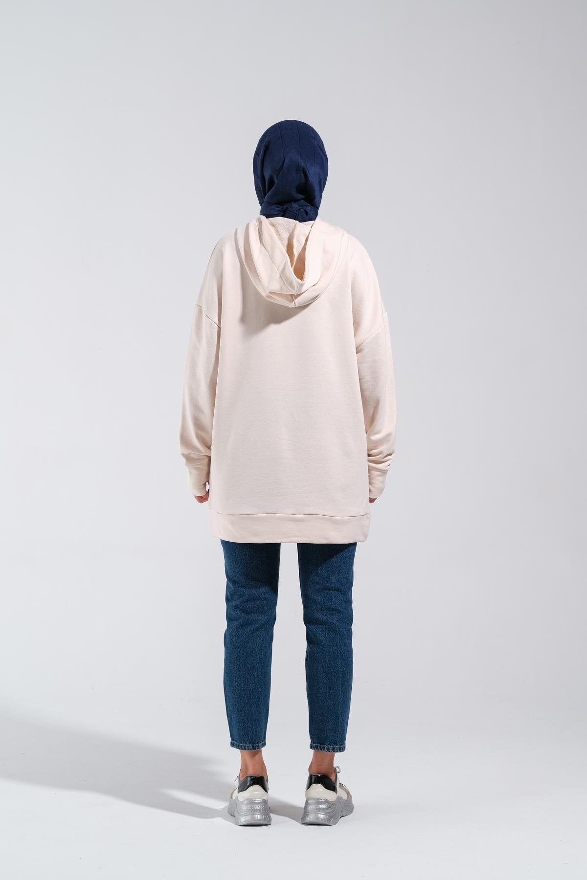 1596_Plistre Nakışlı Oversize Tesettür Sweatshirt Uzun ve Büyük Beden