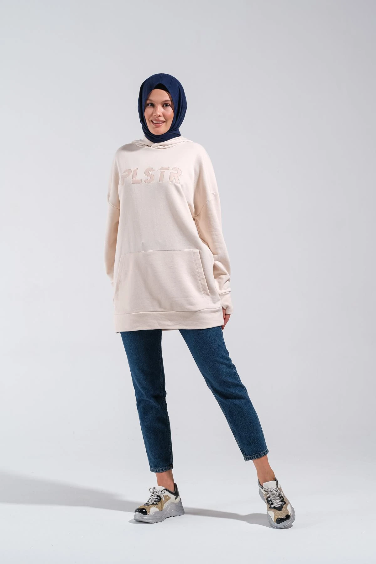 1596_Plistre Nakışlı Oversize Tesettür Sweatshirt Uzun ve Büyük Beden