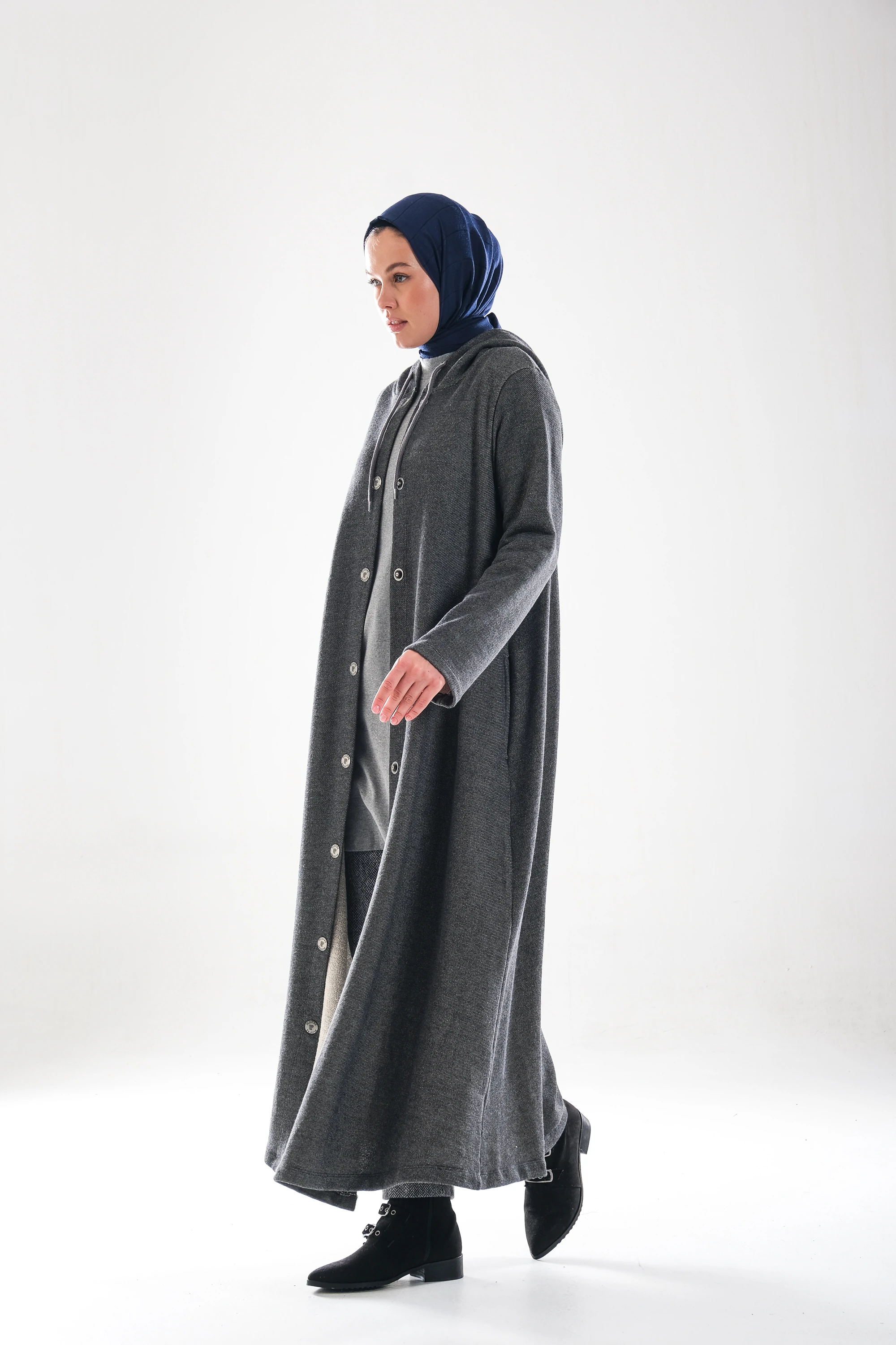 2276_Kadın Antrasit Melanj Kapüşonlu Çıtçıtlı 3 İplik Uzun Kap – Cepli Mevsimlik Tesettür Dış Giyim