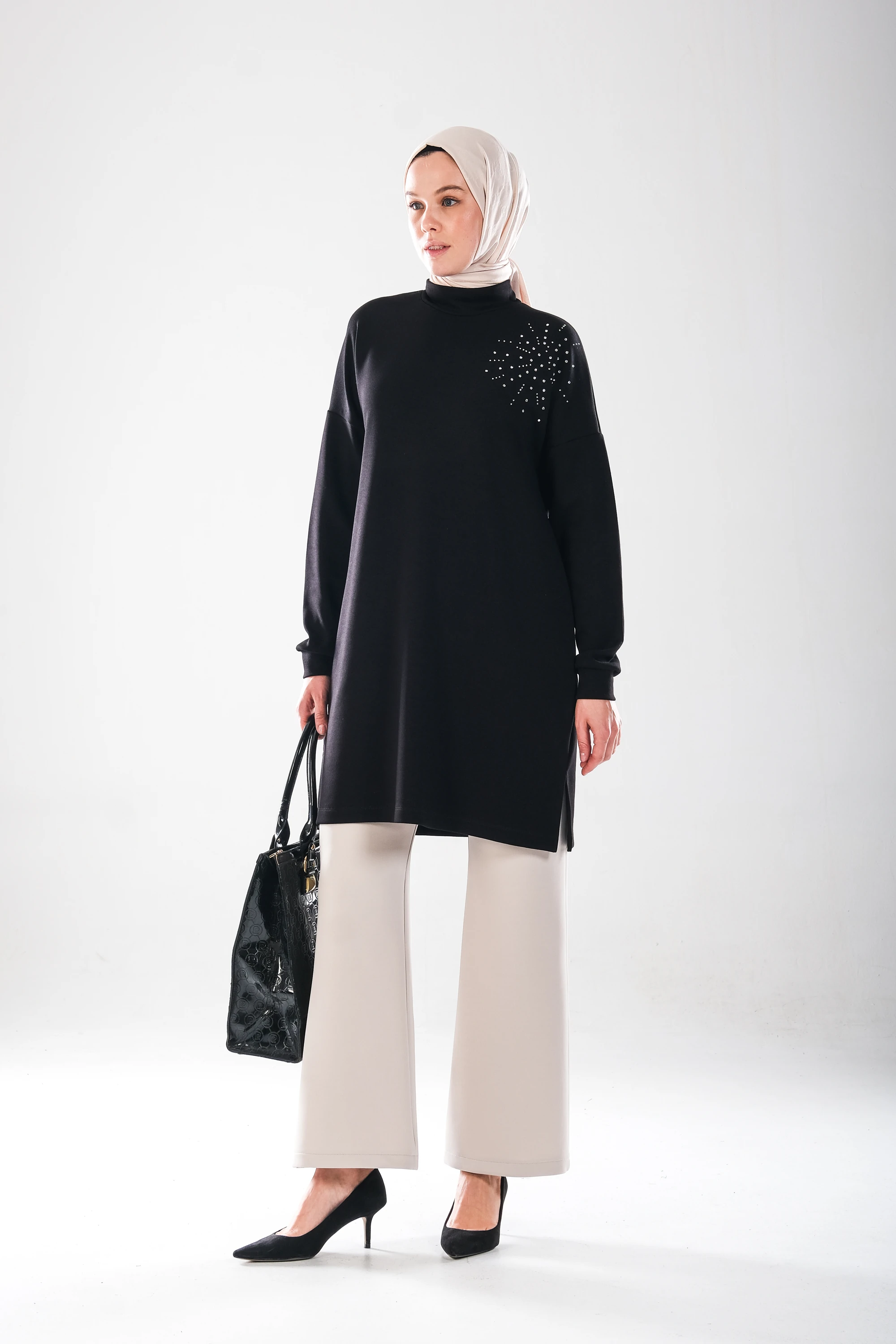 2296_KadınTaş Baskılı Yırtmaçlı Dik Yakalı Tunik