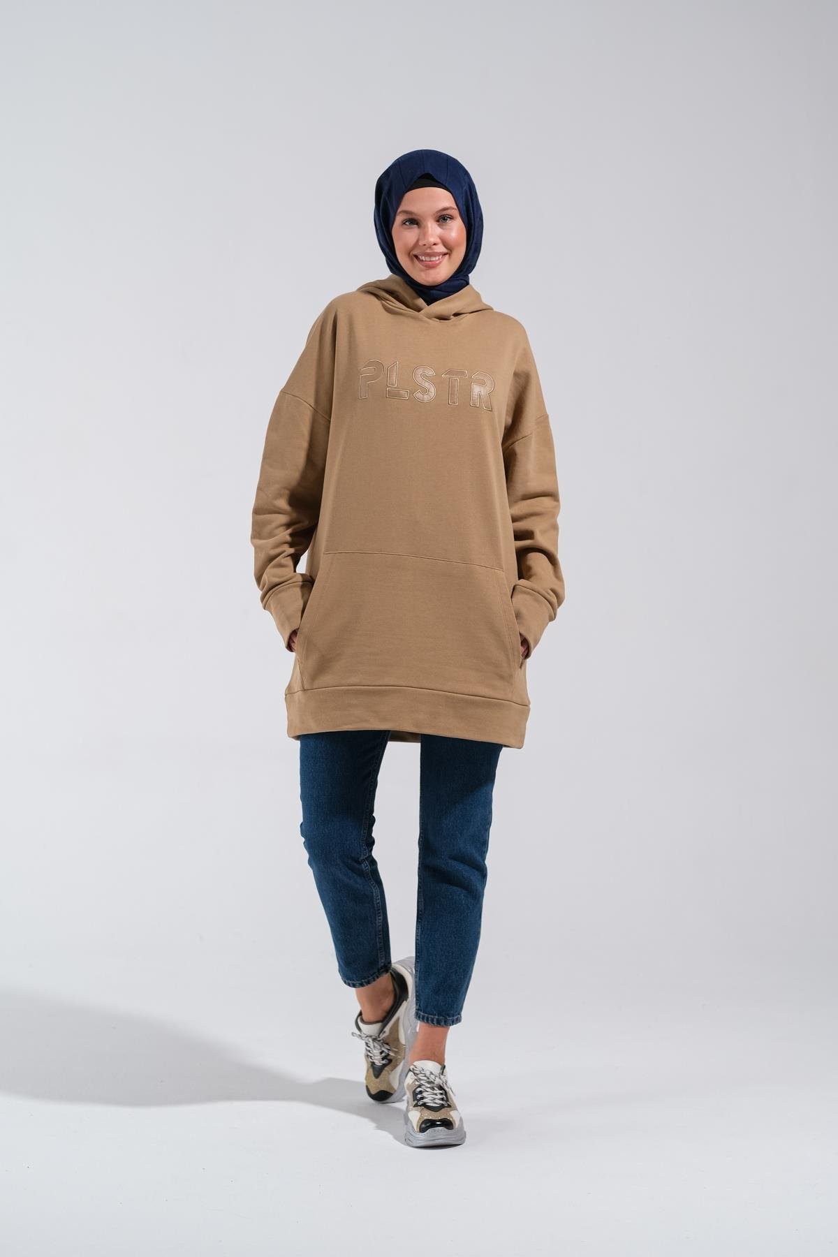 1596_Plistre Nakışlı Oversize Tesettür Sweatshirt Uzun ve Büyük Kalıp