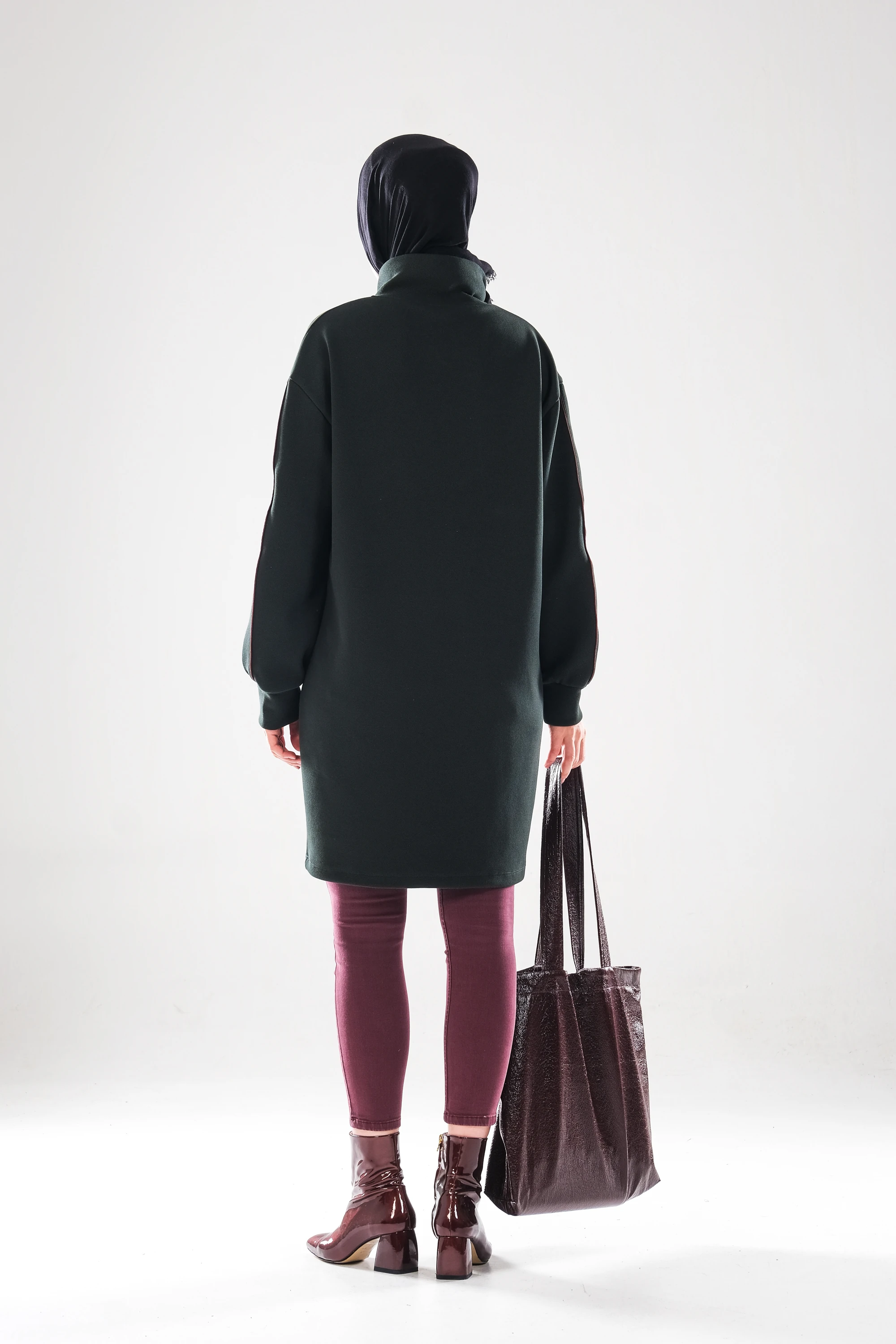 2297_Kadın Fermuarlı Dik Yaka Ara Biye Detaylı Tesettür Tunik – Pamuklu Pike Kumaş, Şık Spor Elbise