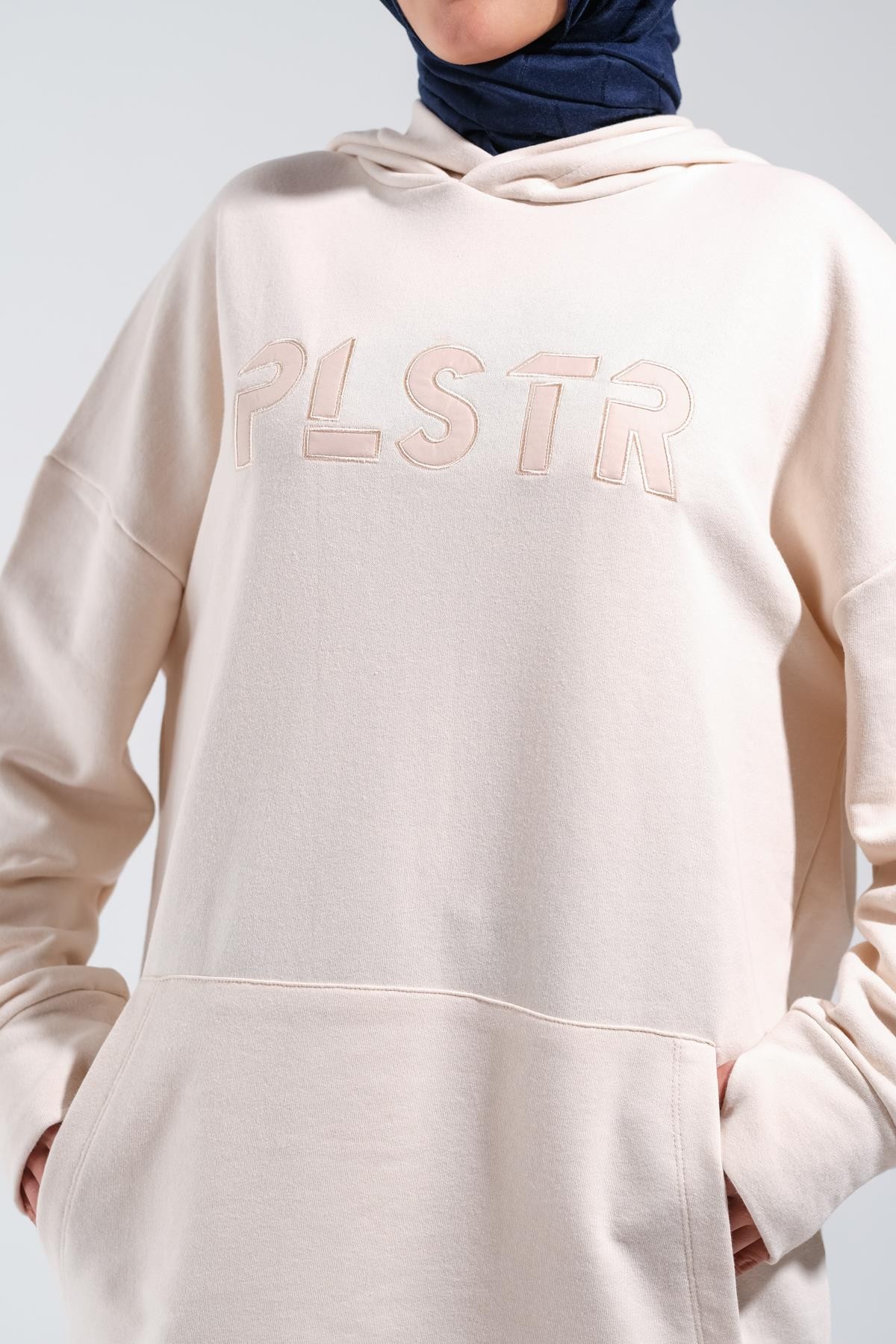 1596_Plistre Nakışlı Oversize Tesettür Sweatshirt Uzun ve Büyük Beden