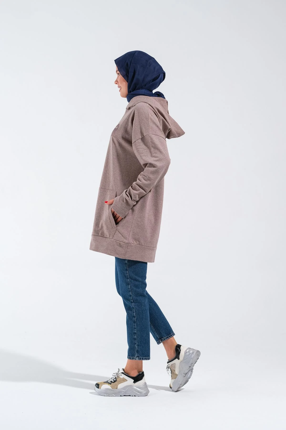 1596_Plistre Nakışlı Oversize Tesettür Sweatshirt Uzun ve Büyük Kalıp