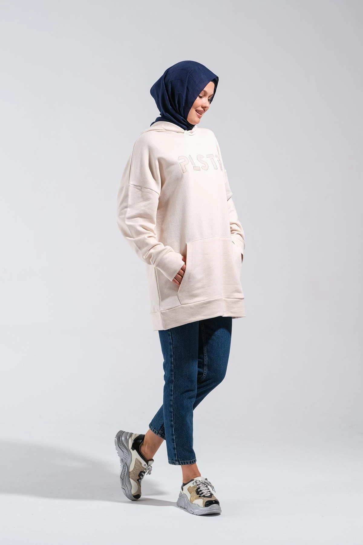 1596_Plistre Nakışlı Oversize Tesettür Sweatshirt Uzun ve Büyük Beden