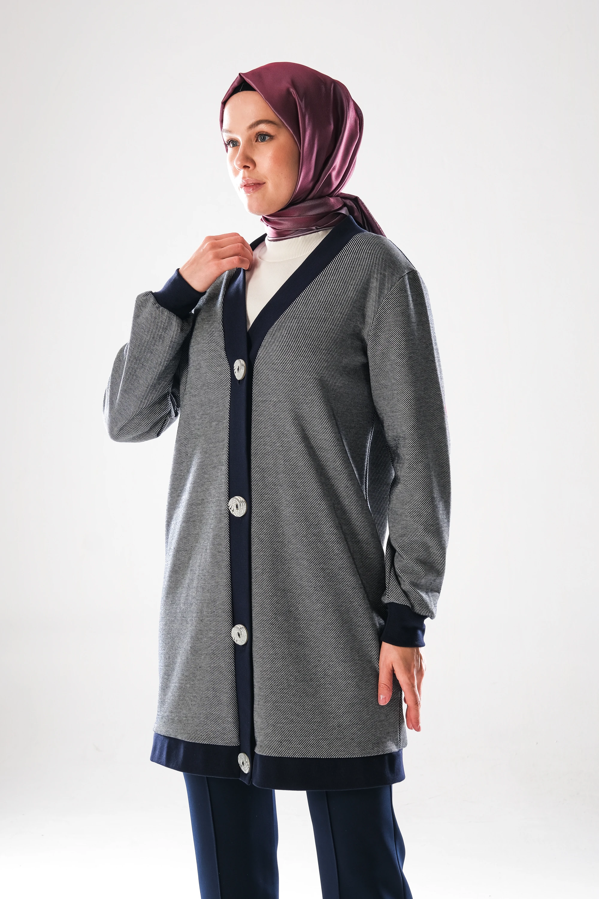 2294_Kadın Büyük Düğme Detaylı, Tesettür Tunik boy Hırka- Dört Mevsim, Diyagonel, Ottoman, Lacivert